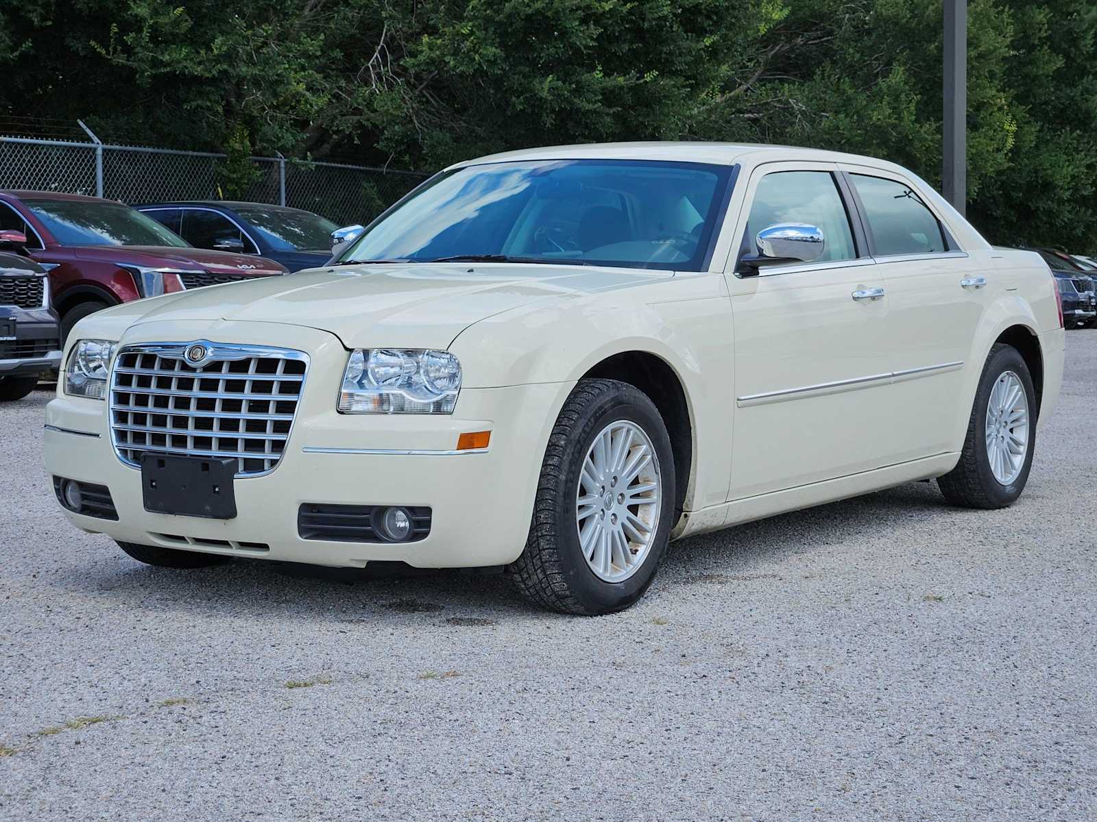 Thumbnail: 2010 Chrysler 300 - 10