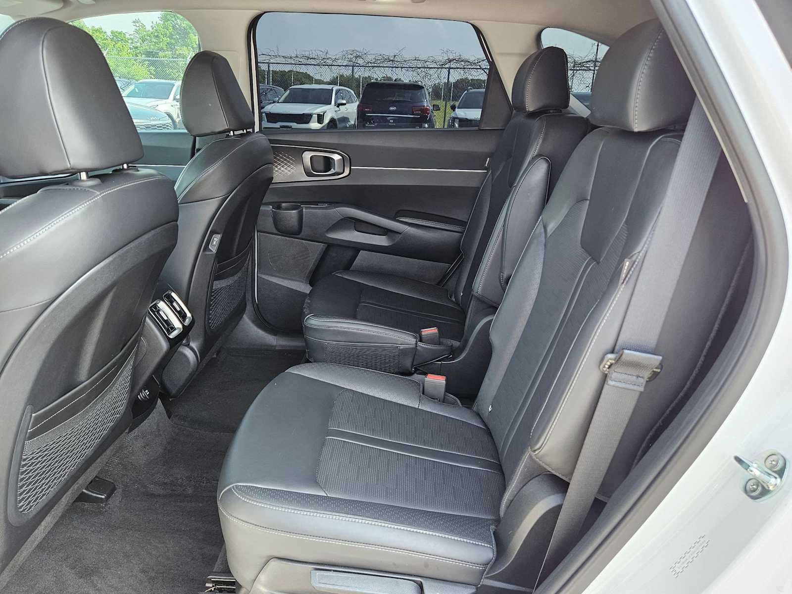 Thumbnail: 2025 Kia Sorento - 17