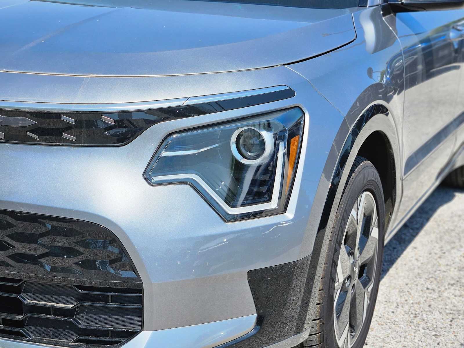 Thumbnail: 2023 Kia Niro - 11