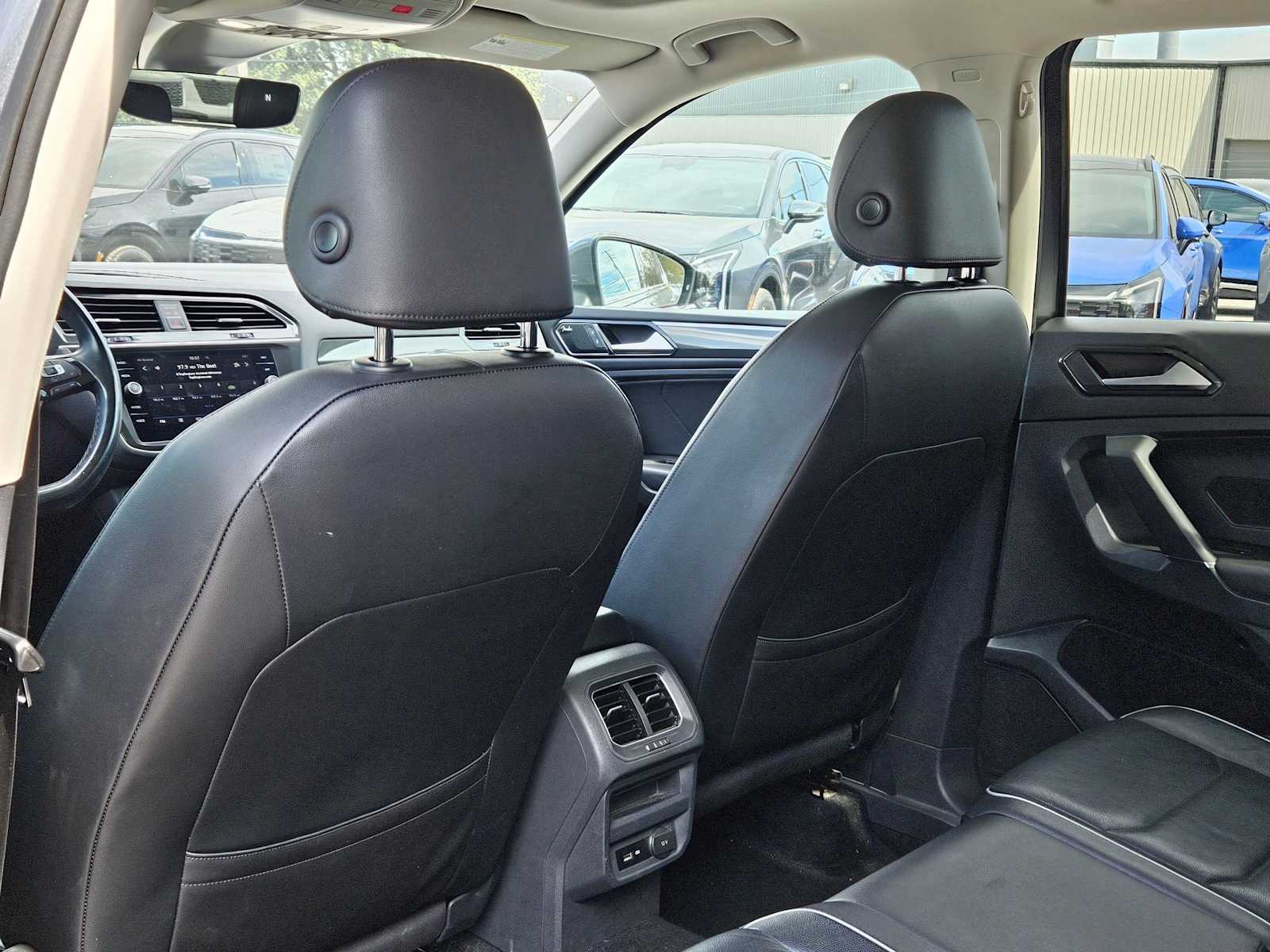 Thumbnail: 2018 Volkswagen Tiguan - 17