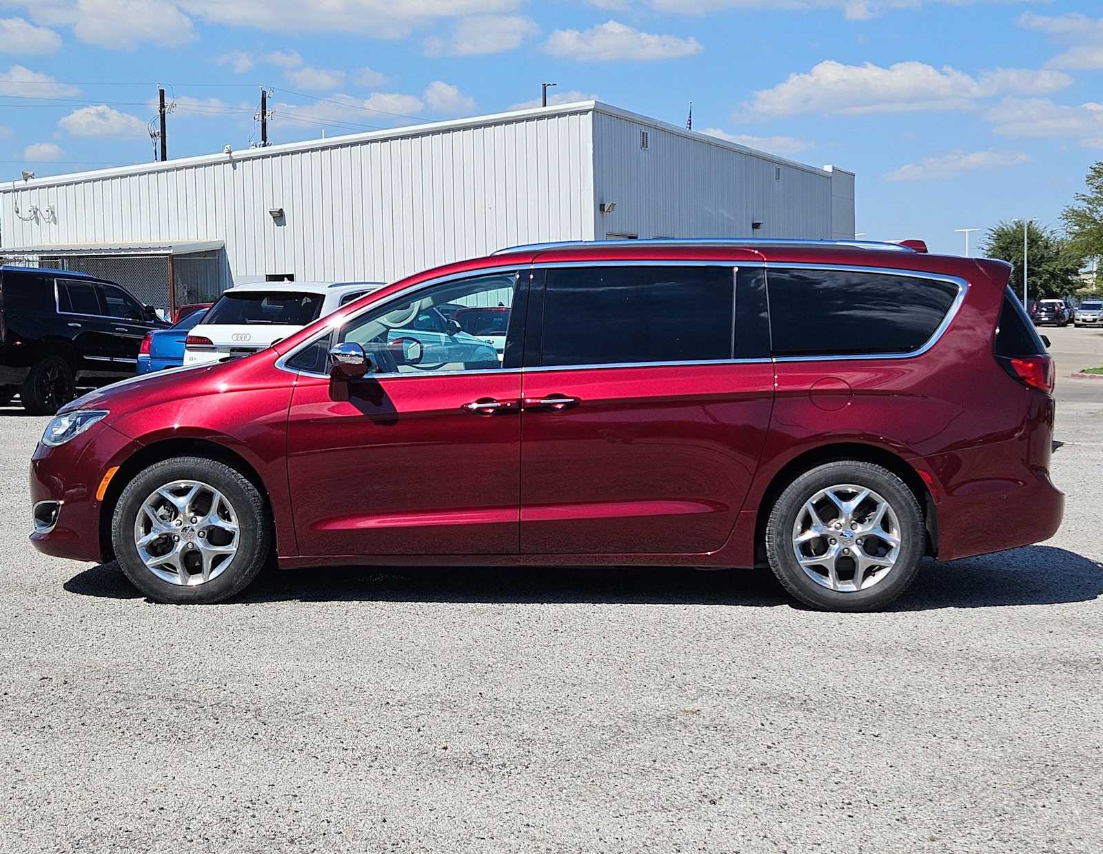 Used 2017 Chrysler Pacifica Limited with VIN 2C4RC1GG9HR620418 for sale in Dallas, TX