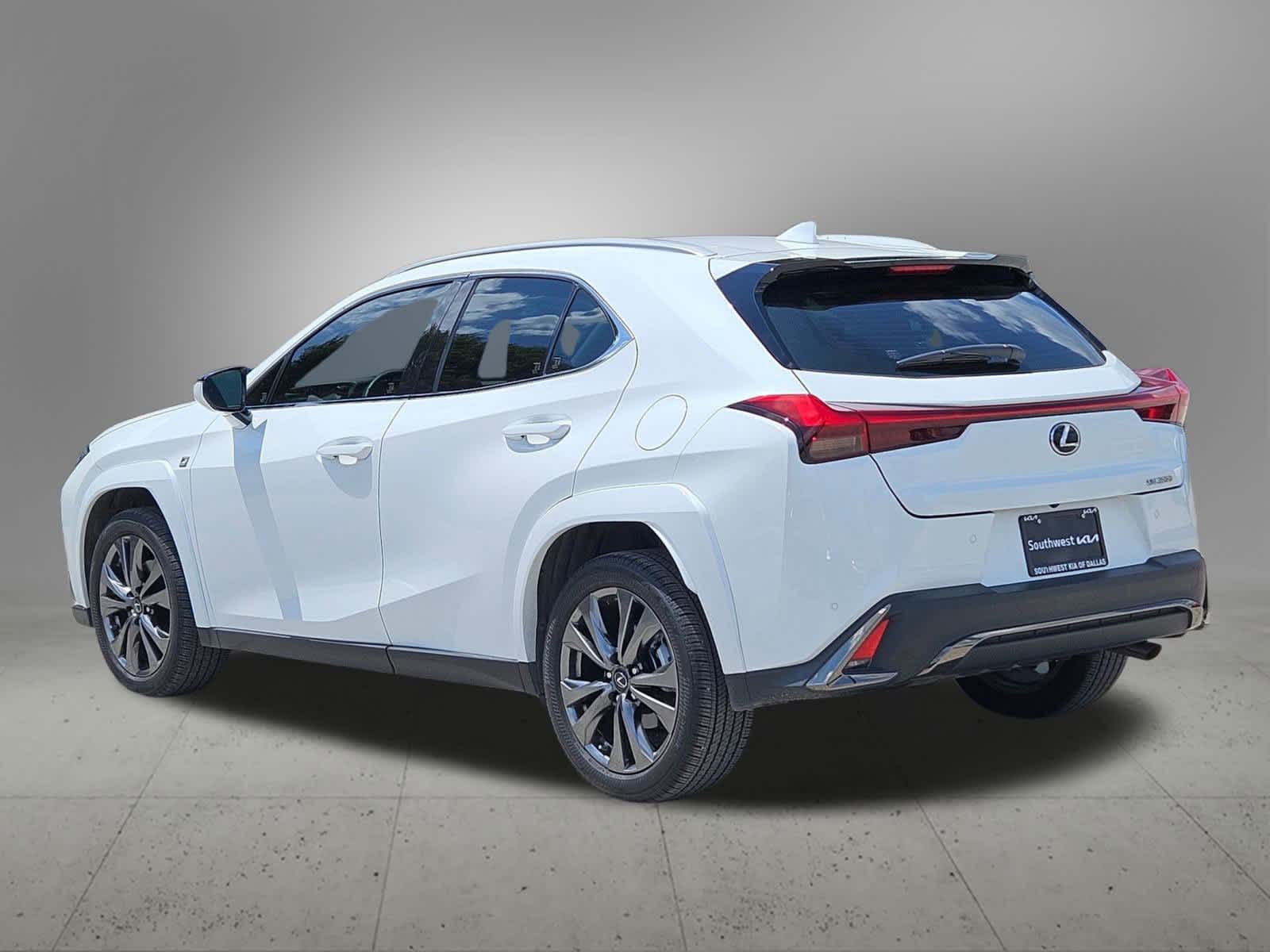 Thumbnail: 2022 Lexus UX - 3