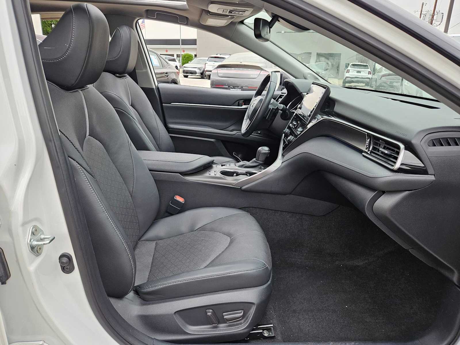 Thumbnail: 2022 Toyota Camry - 21