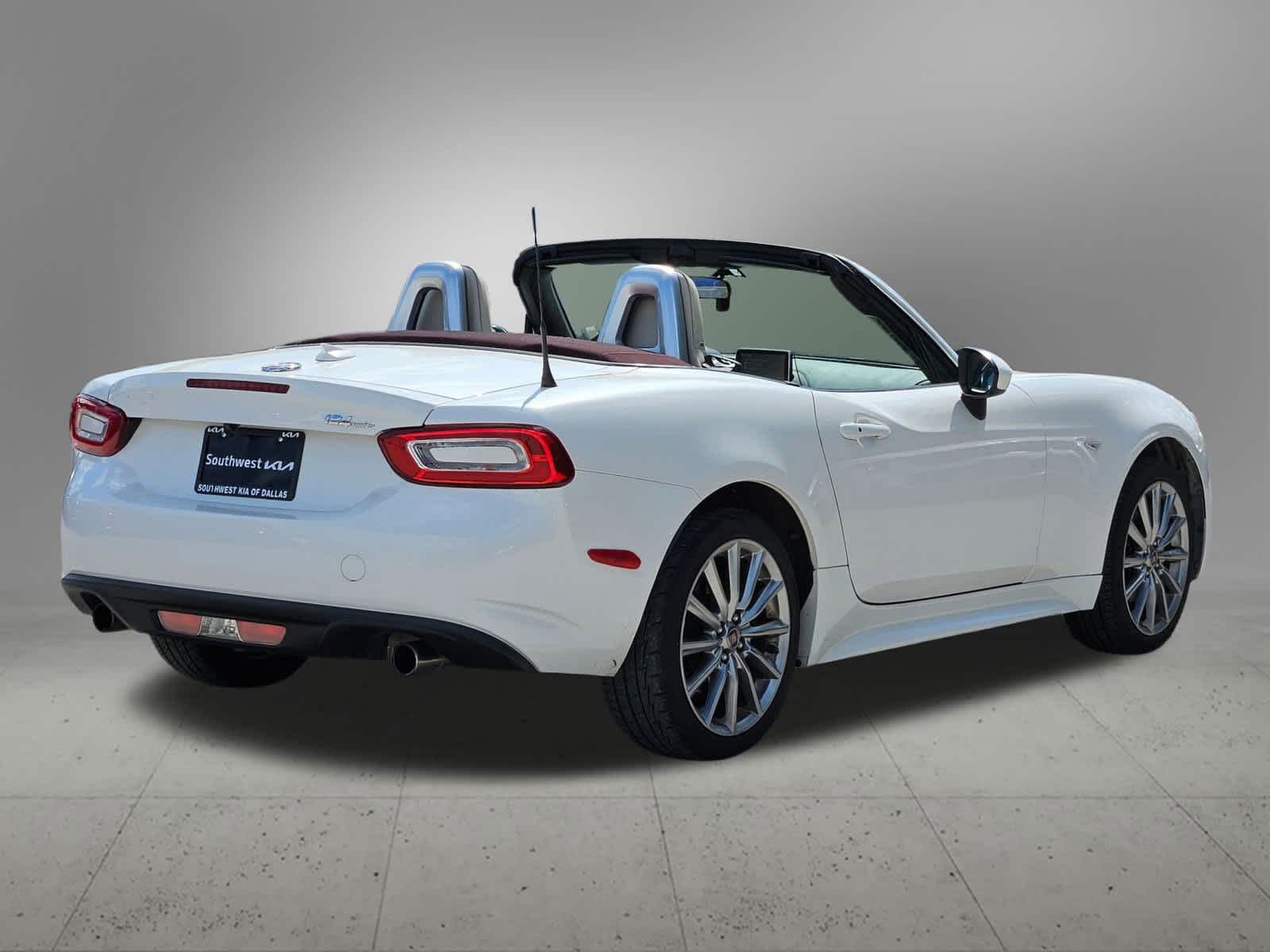 Thumbnail: 2019 Fiat 124 Spider - 6
