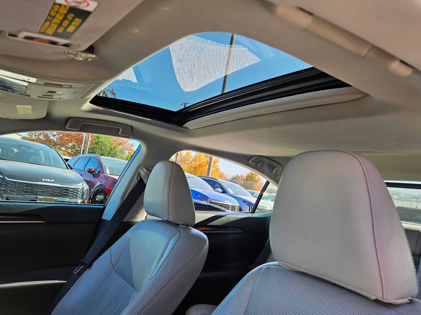 Thumbnail: 2018 Lexus ES - 19