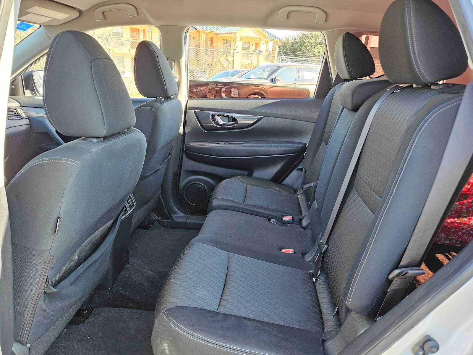 Thumbnail: 2018 Nissan Rogue - 18