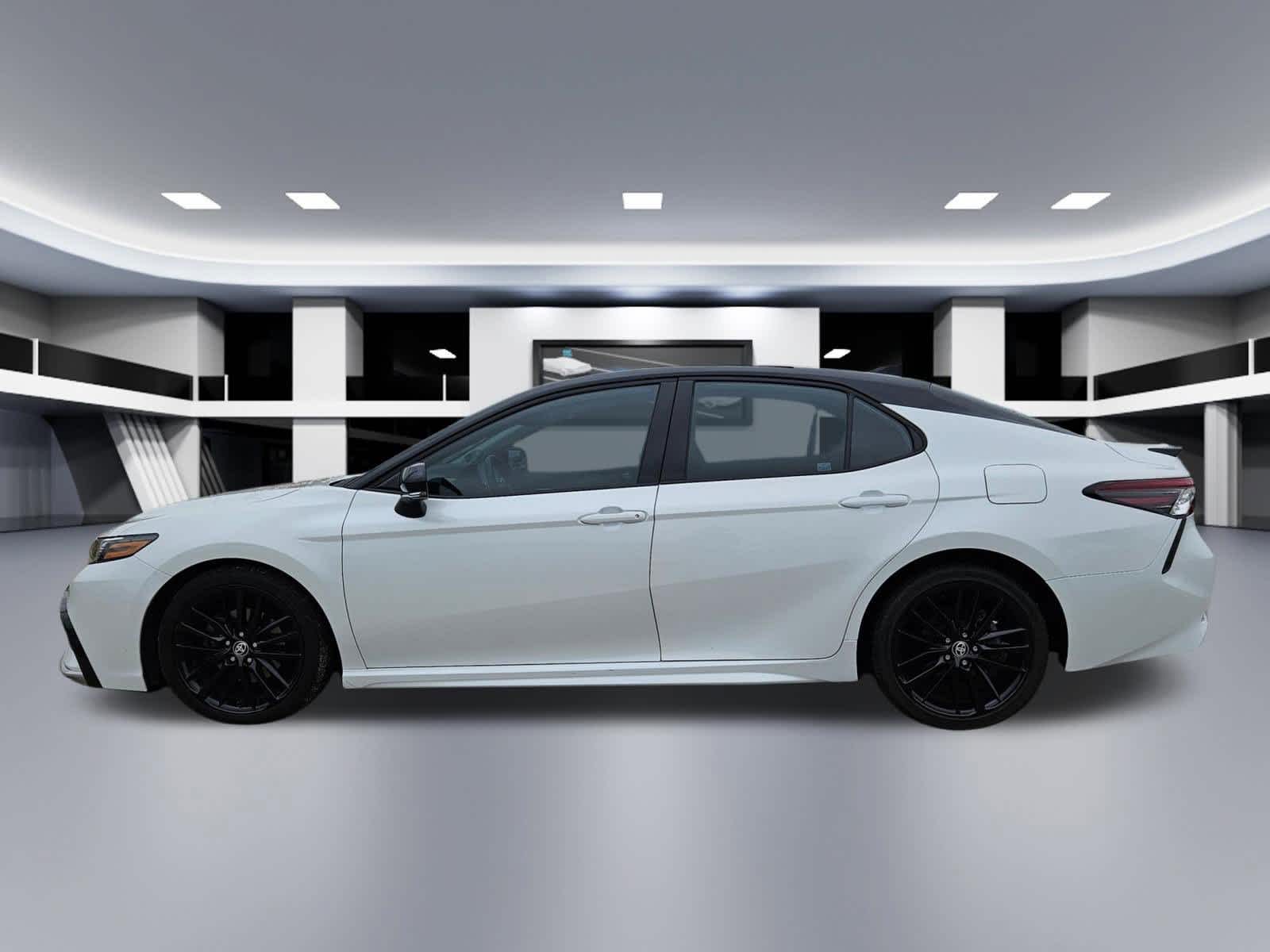 Thumbnail: 2022 Toyota Camry - 3