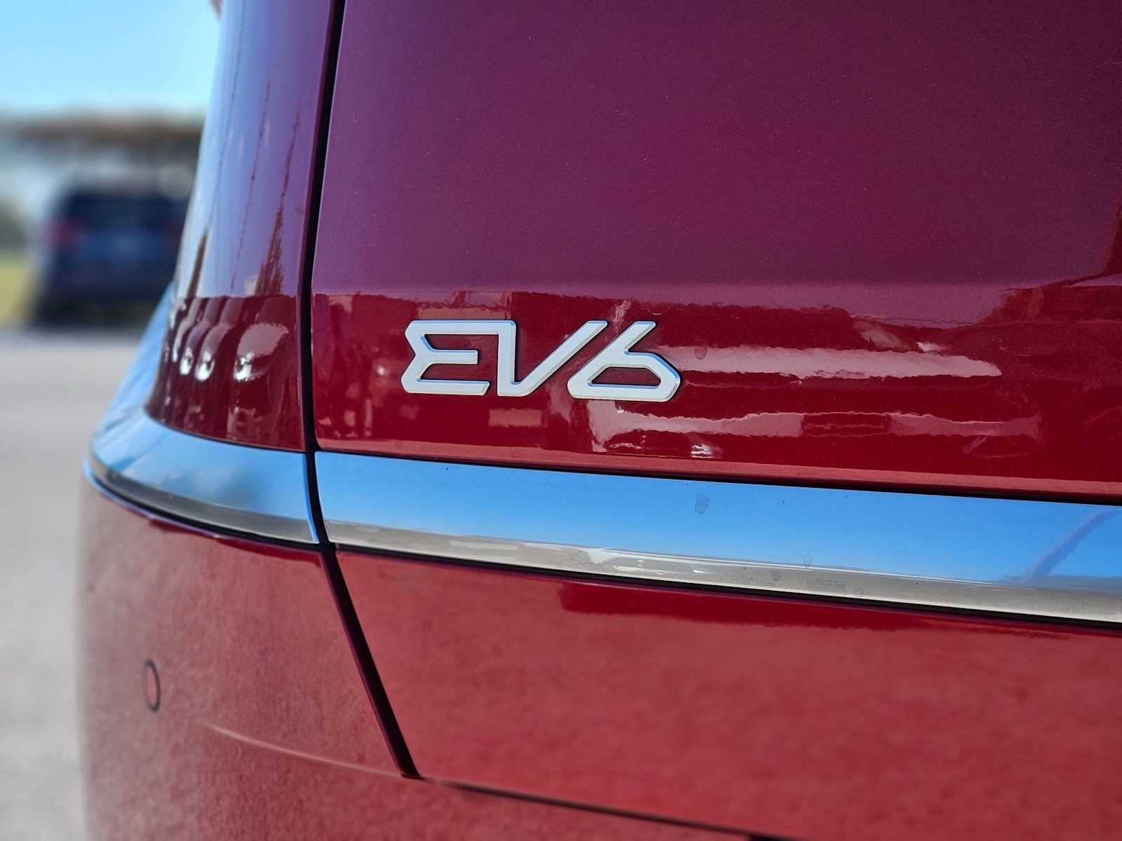 Thumbnail: 2023 Kia EV6 - 13