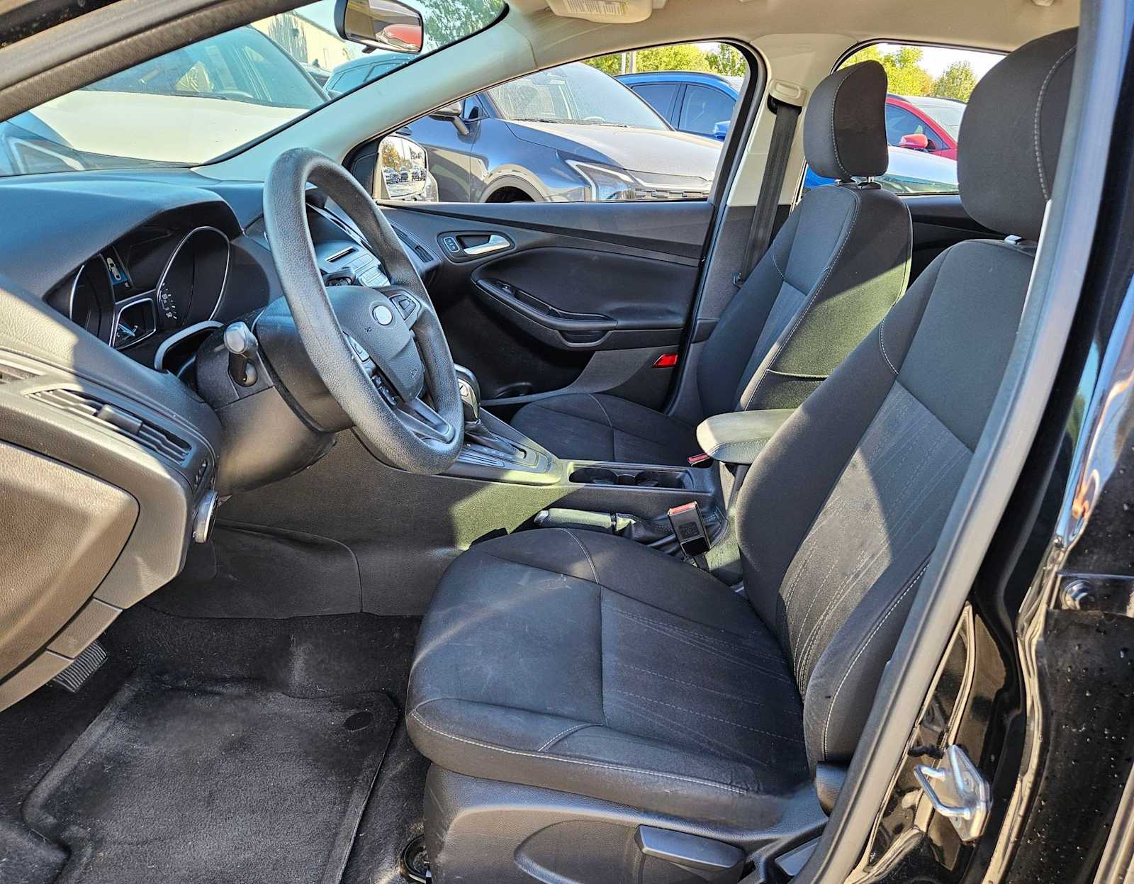 Thumbnail: 2015 Ford Focus - 15