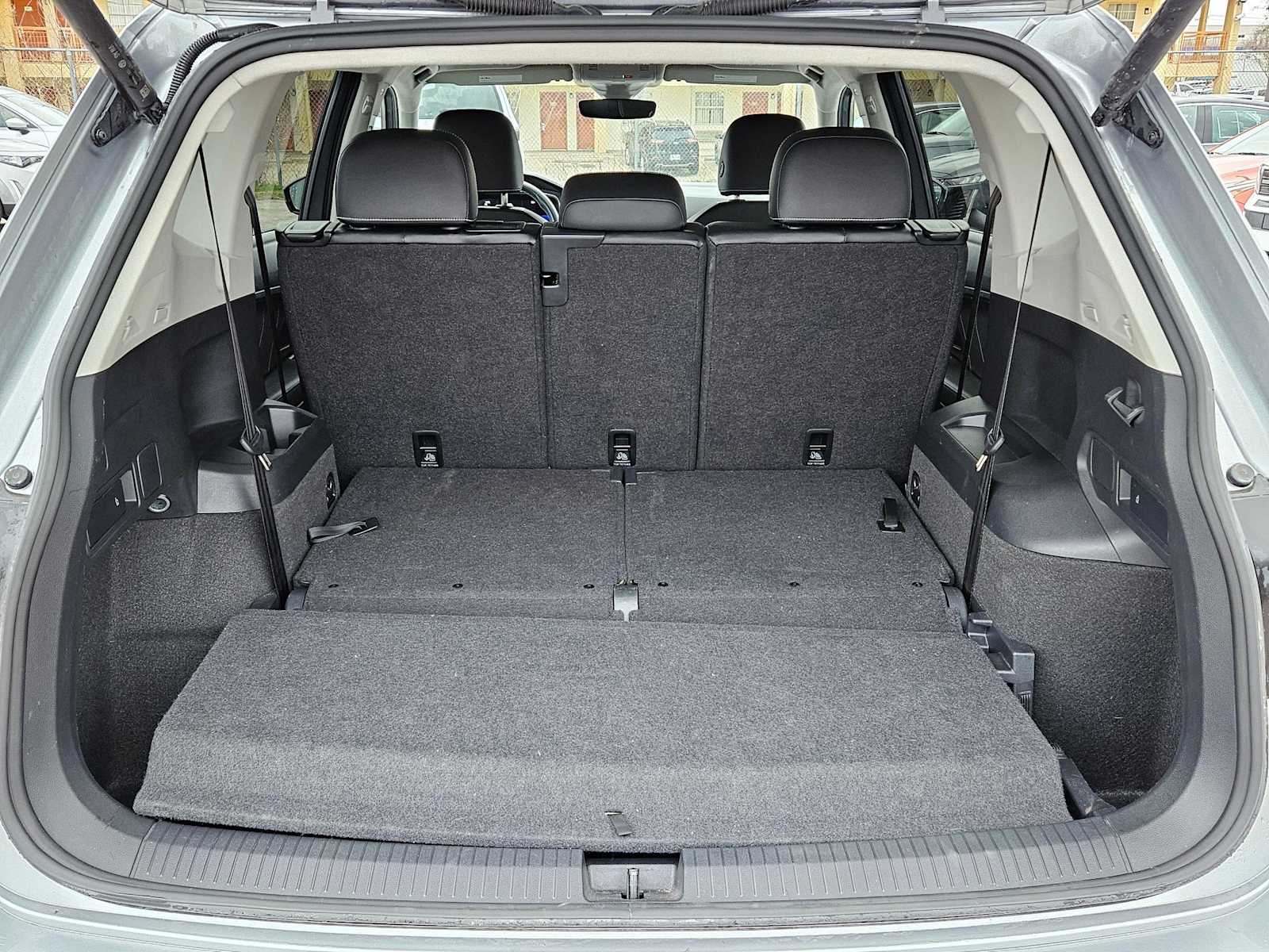 Thumbnail: 2024 Volkswagen Tiguan - 23