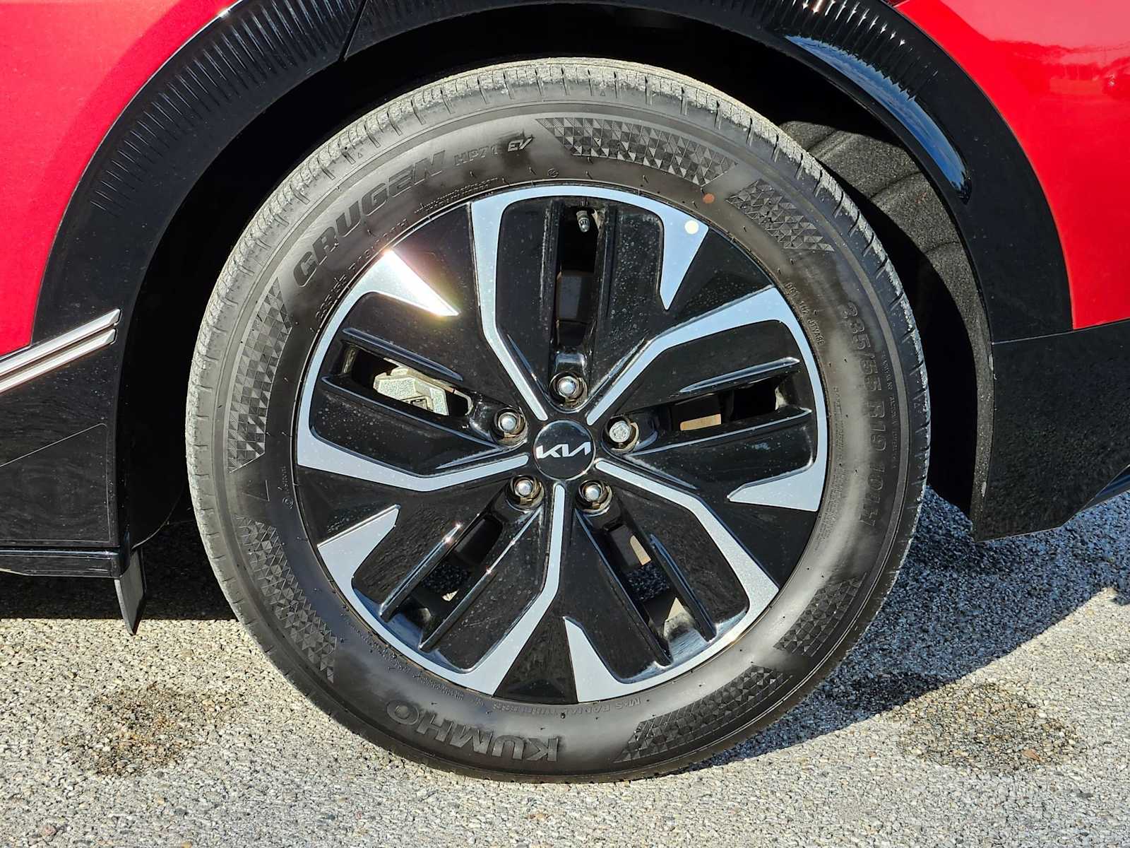 Thumbnail: 2023 Kia EV6 - 14