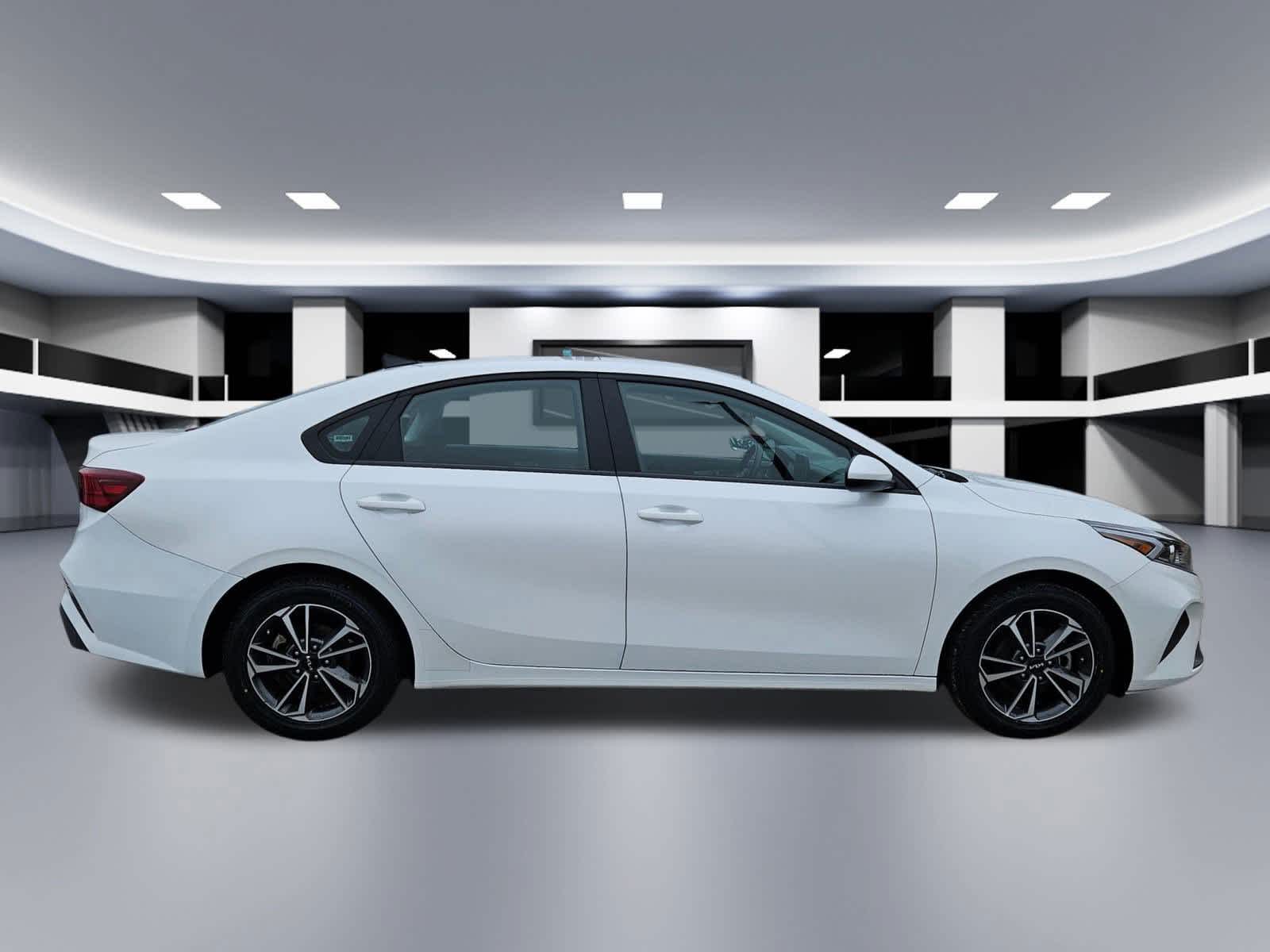 Thumbnail: 2024 Kia Forte - 6