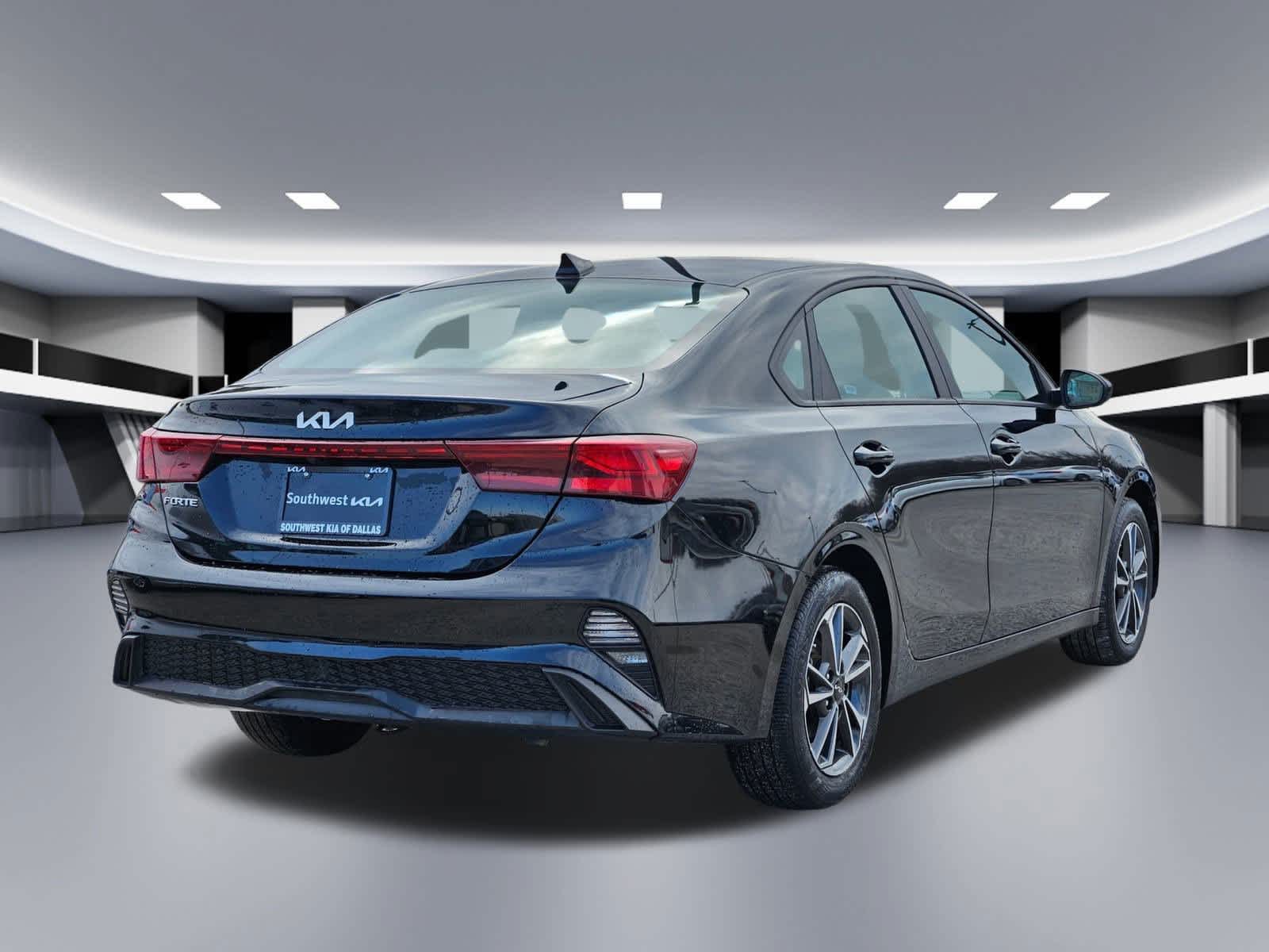 Thumbnail: 2024 Kia Forte - 6