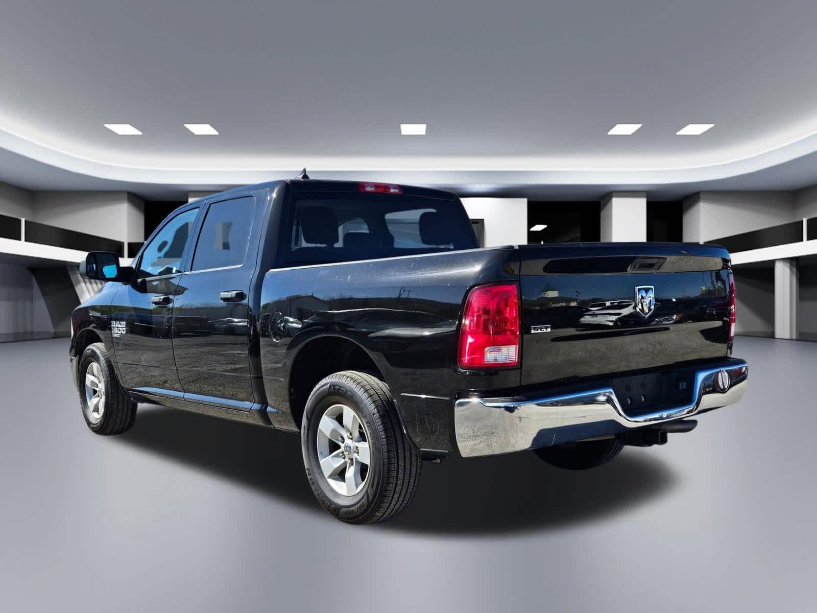 Thumbnail: 2023 RAM 1500 Classic - 3