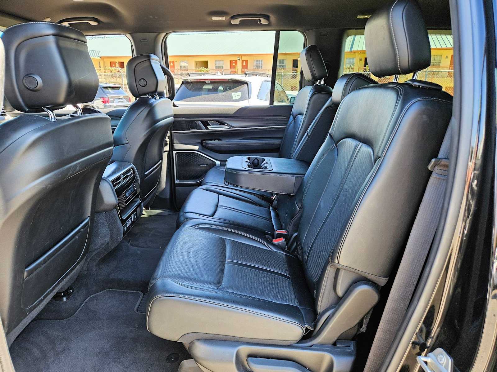 Thumbnail: 2024 Jeep Wagoneer - 16