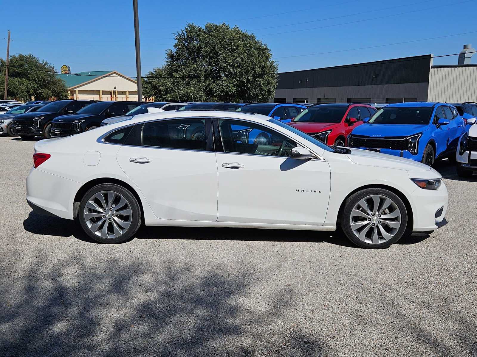 Thumbnail: 2018 Chevrolet Malibu - 6