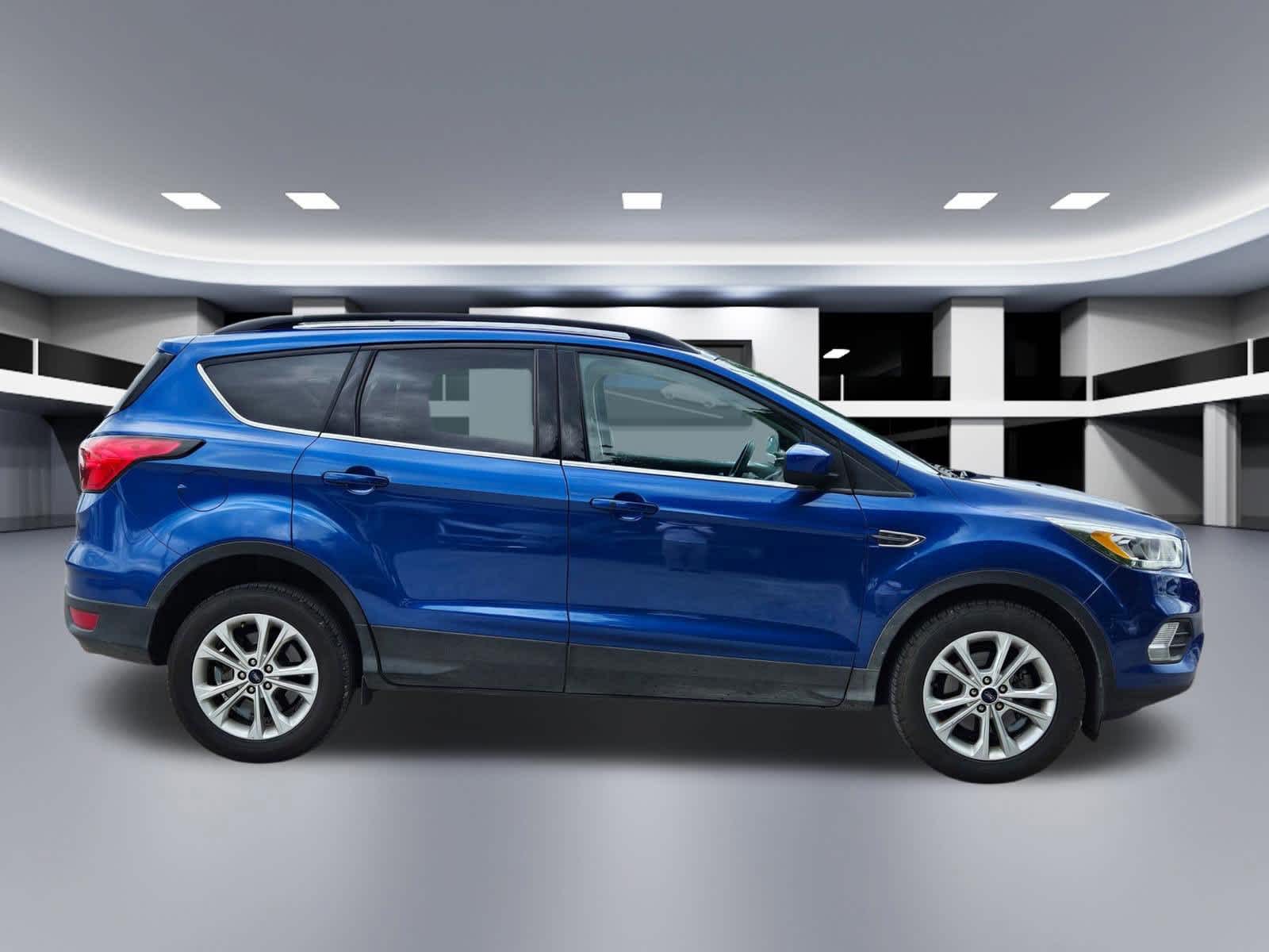 Thumbnail: 2019 Ford Escape - 6