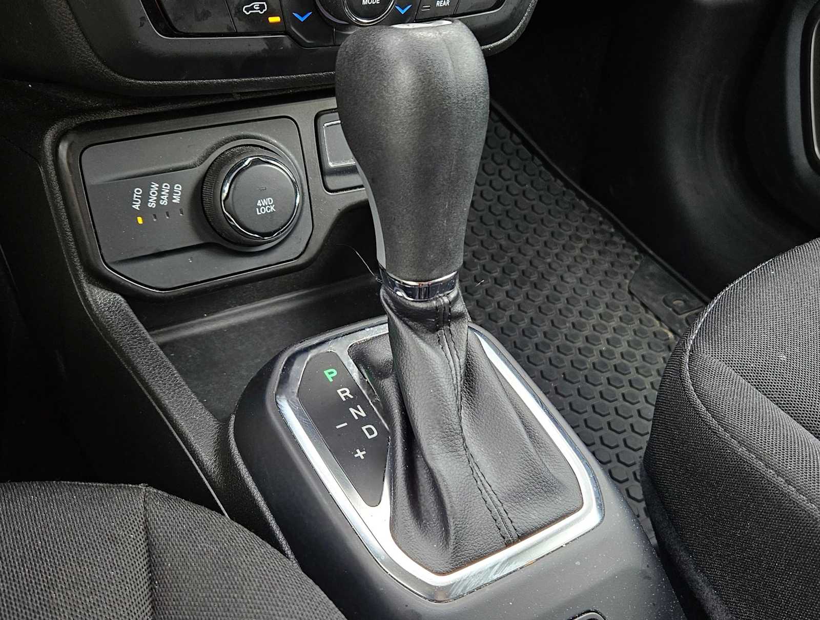 Thumbnail: 2023 Jeep Renegade - 26