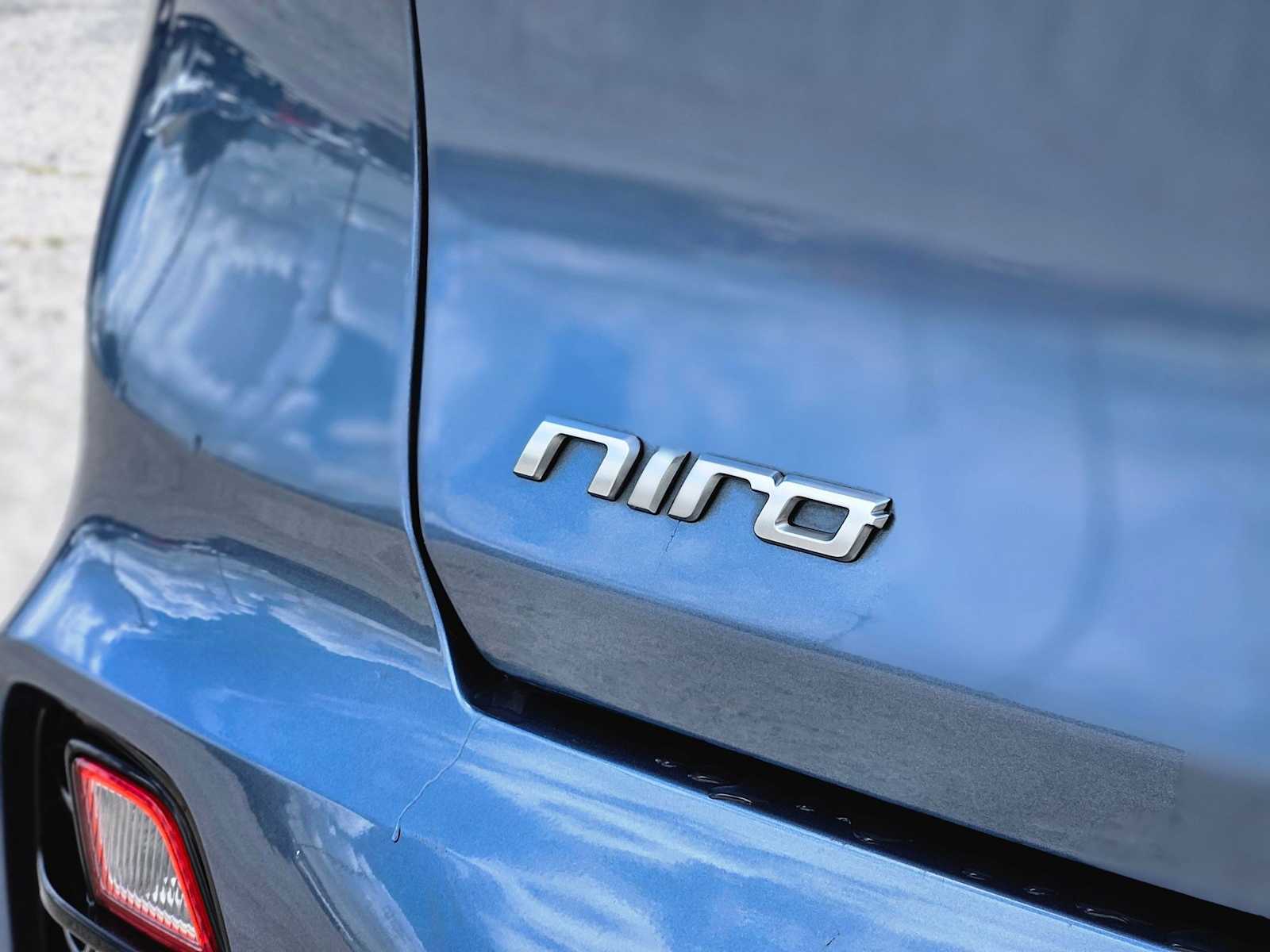 Thumbnail: 2022 Kia Niro - 13