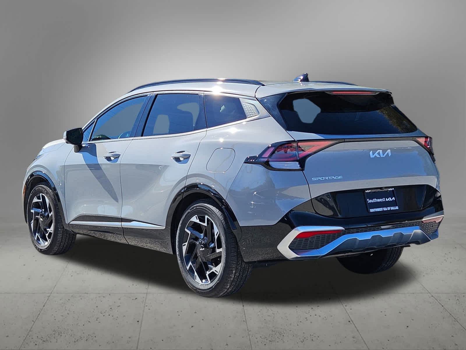 2023 Kia Sportage photo 3