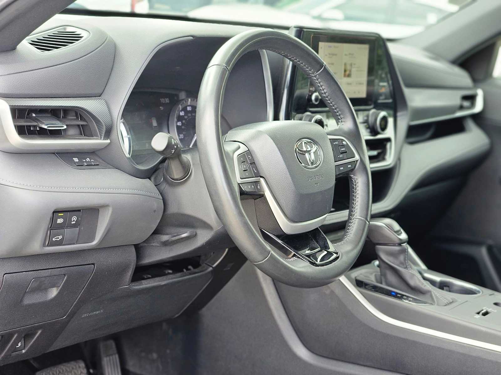 Thumbnail: 2024 Toyota Highlander - 2