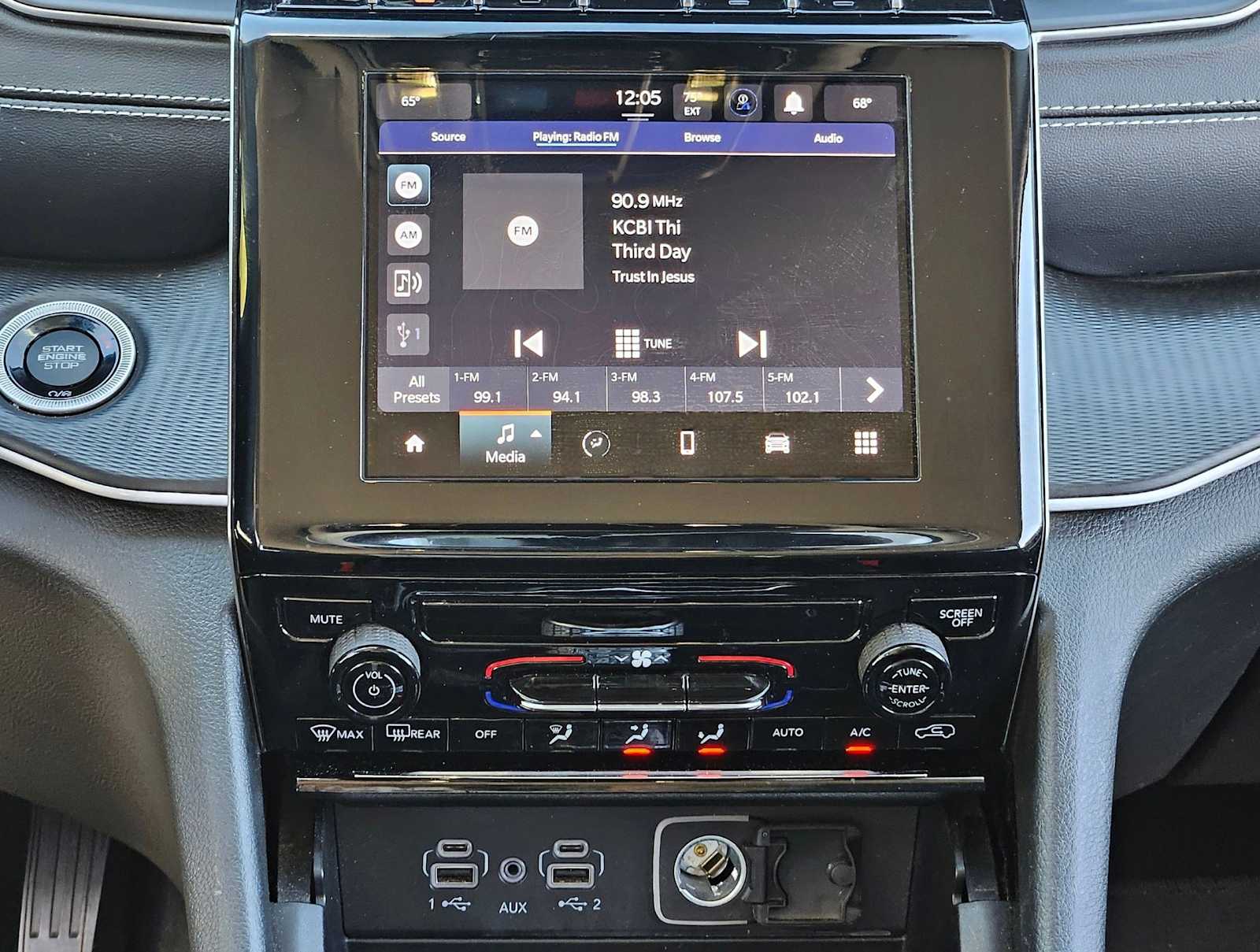 Thumbnail: 2023 Jeep Grand Cherokee L - 25