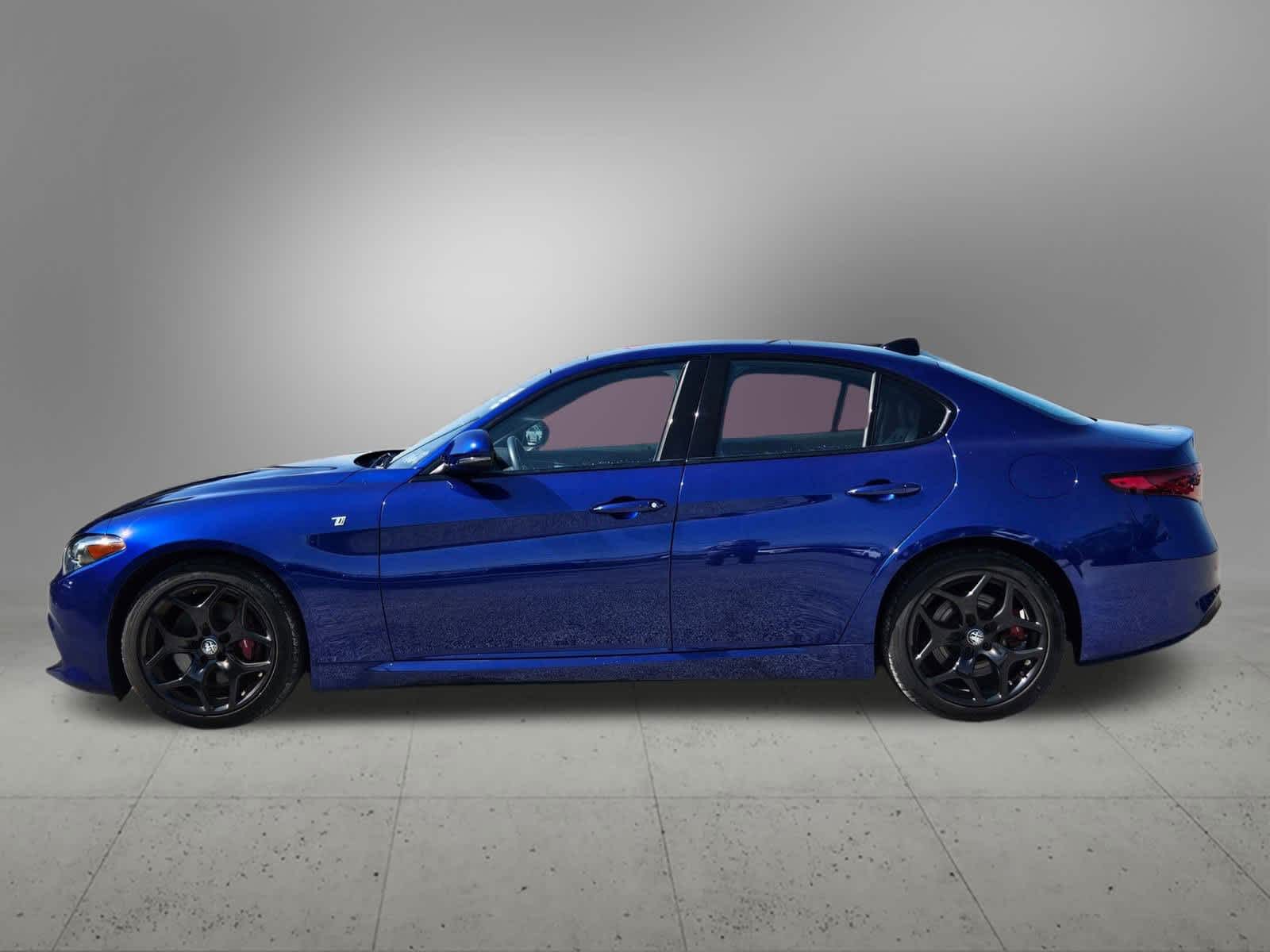 2022 Alfa Romeo Giulia Ti photo 2
