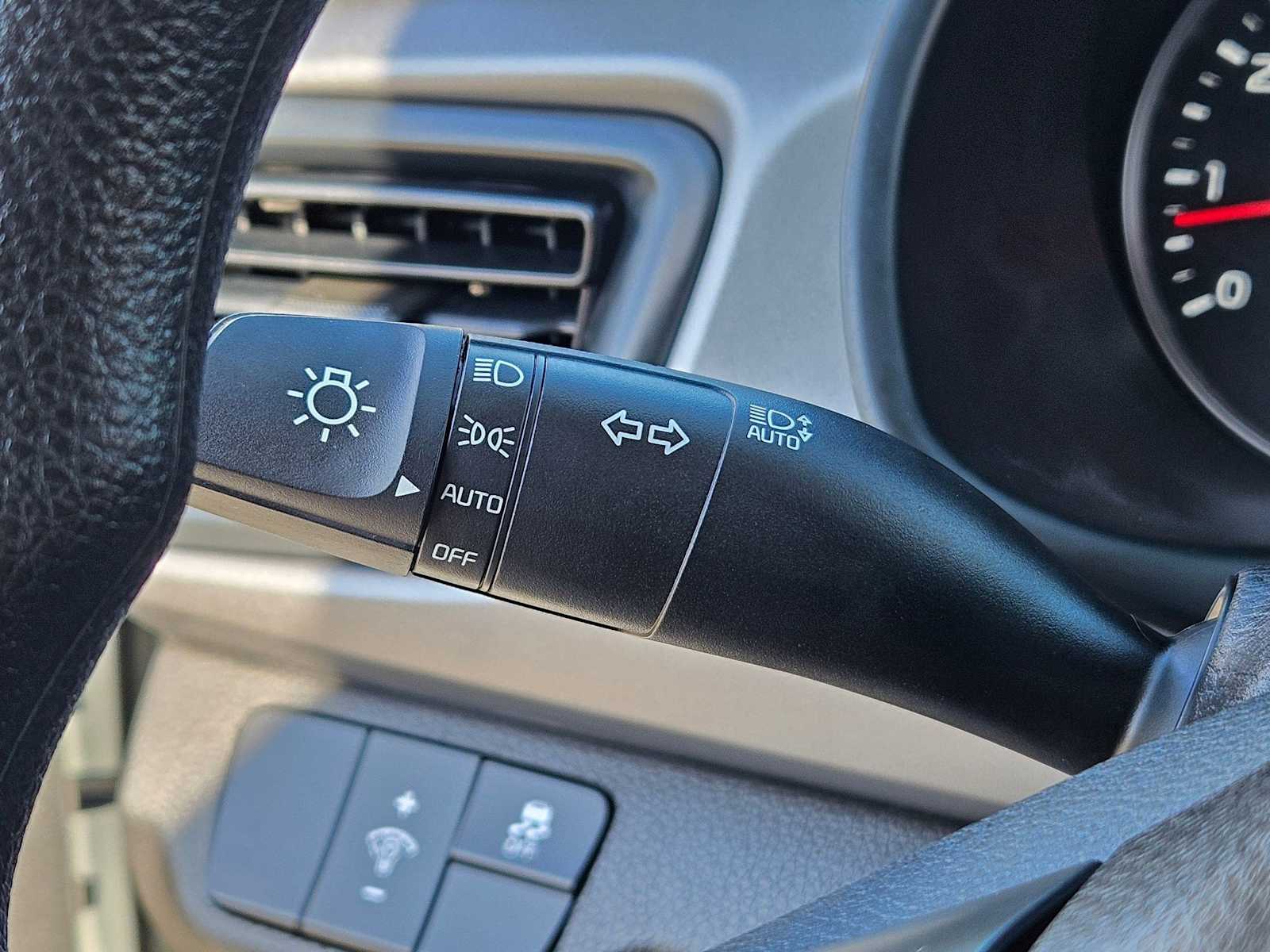 Thumbnail: 2023 Kia Rio - 27