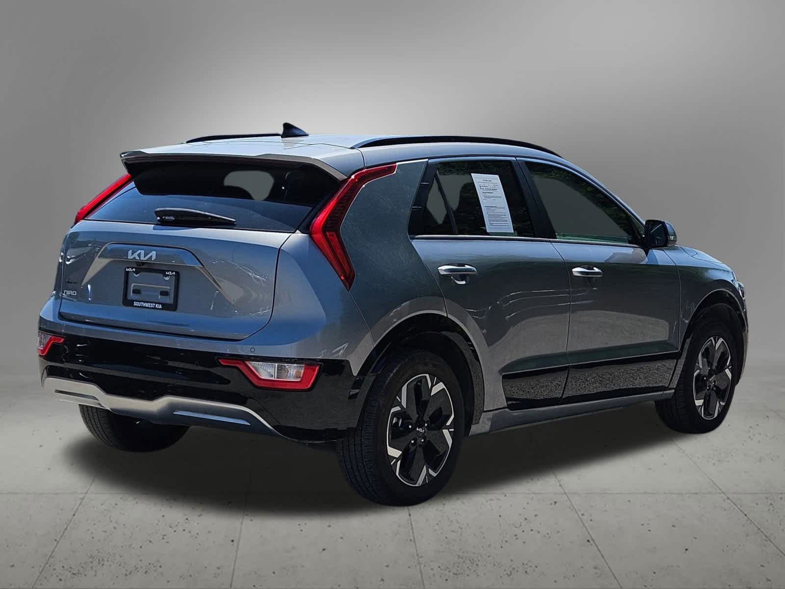 Thumbnail: 2023 Kia Niro - 6