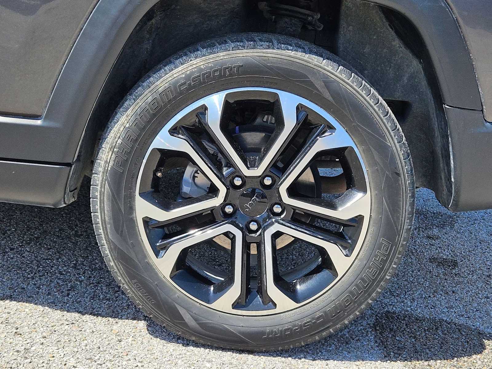 Thumbnail: 2022 Jeep Compass - 13