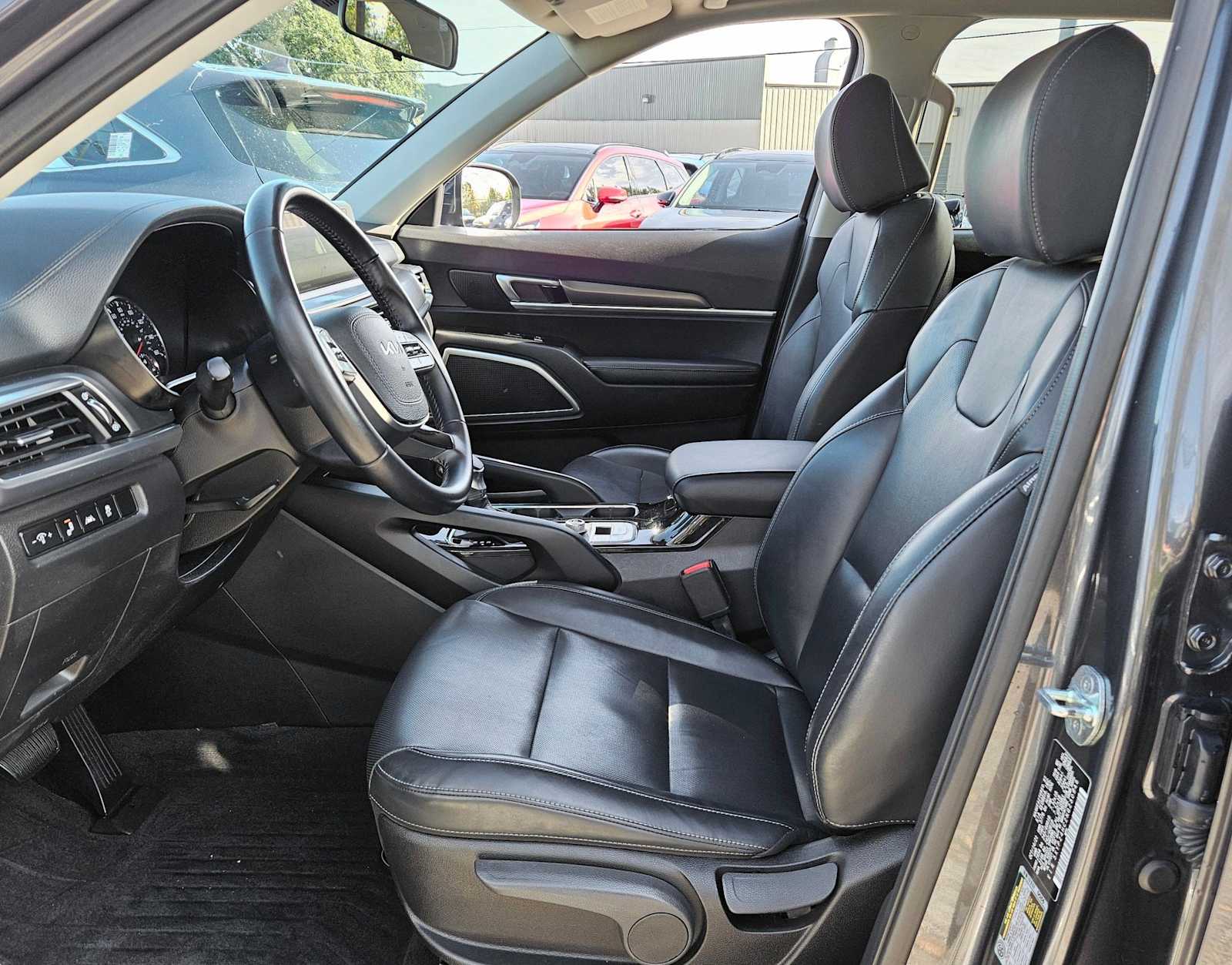 Thumbnail: 2022 Kia Telluride - 16