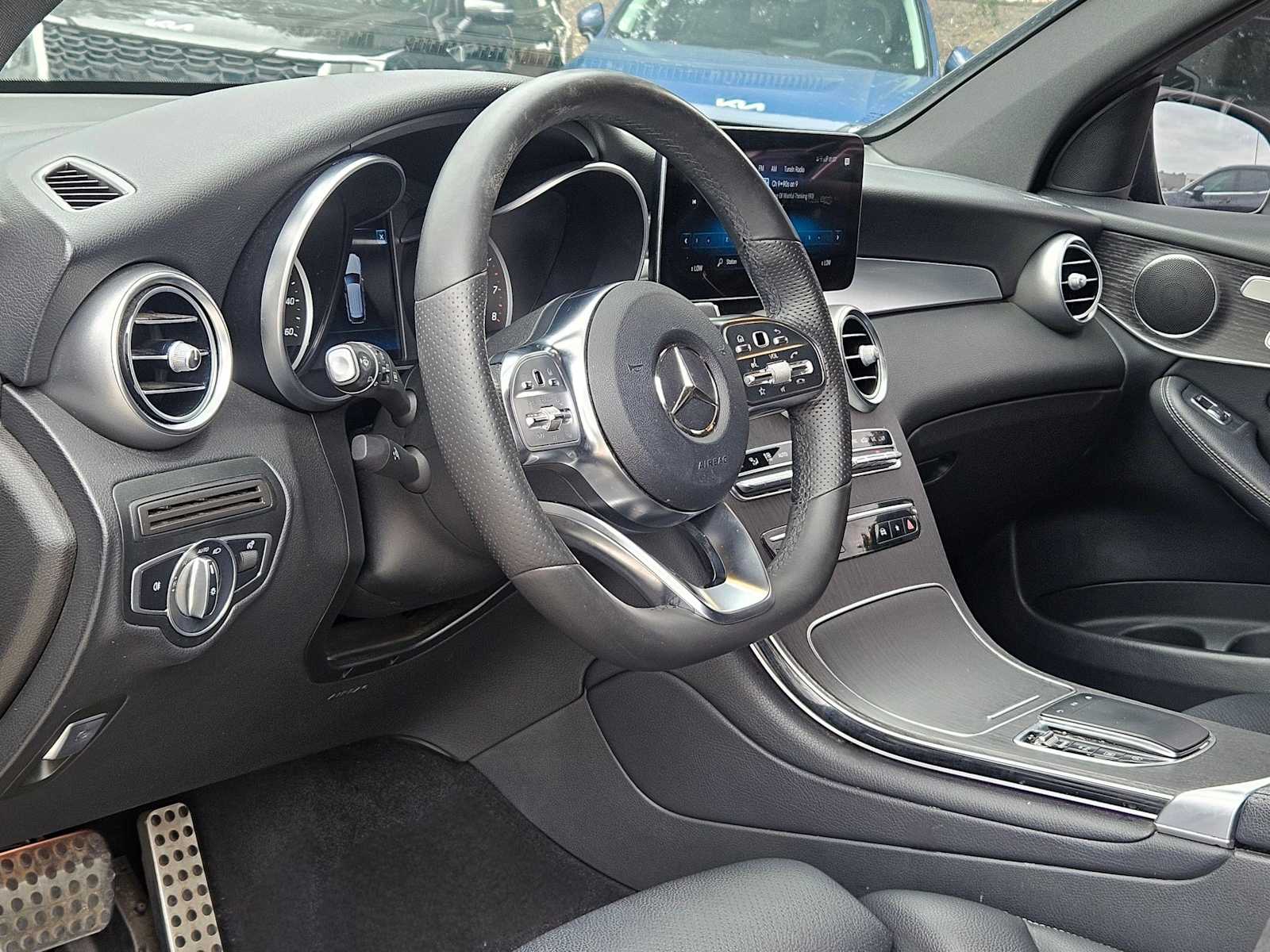 Thumbnail: 2022 Mercedes-Benz GLC - 2