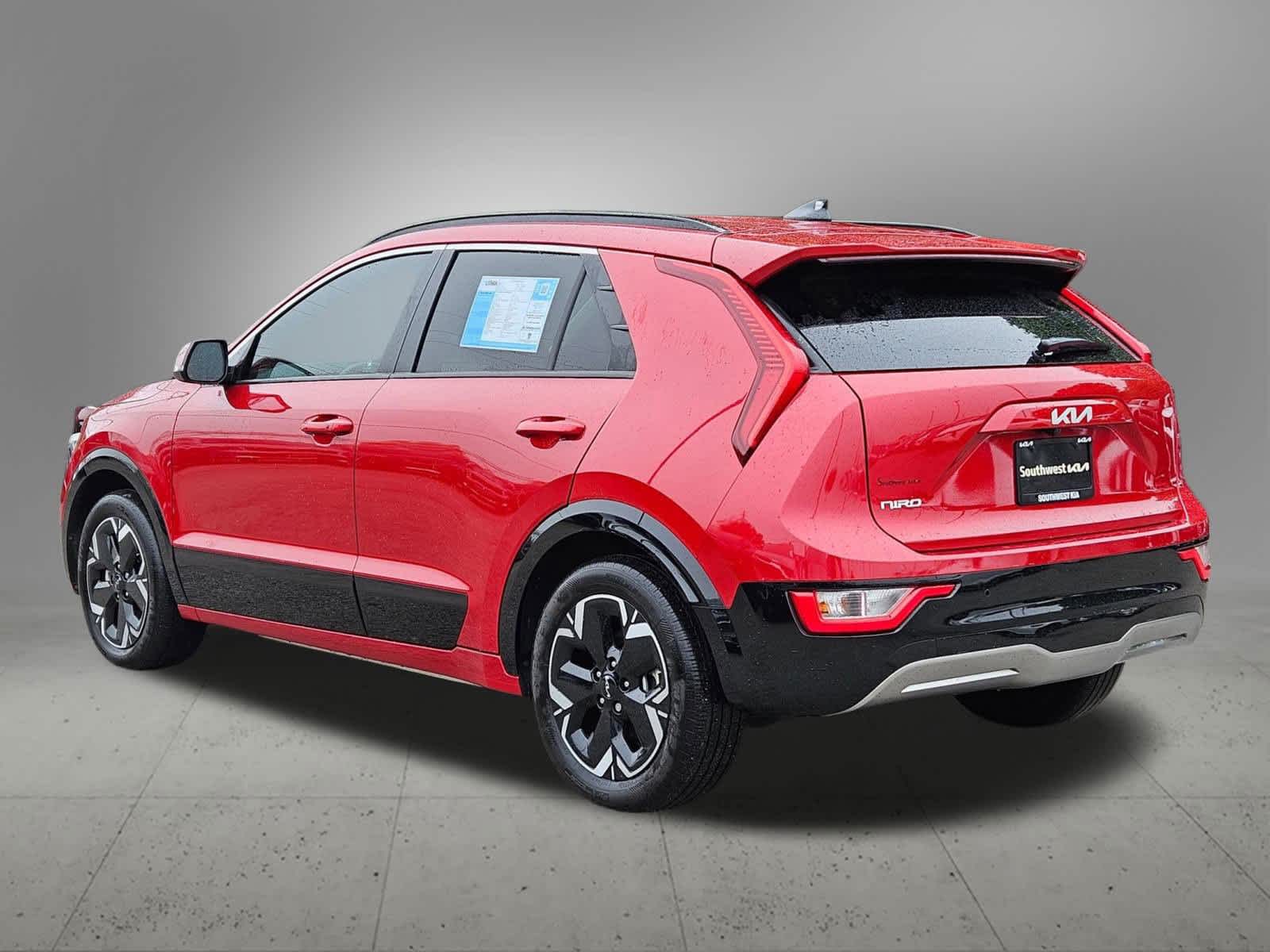 Thumbnail: 2023 Kia Niro - 4