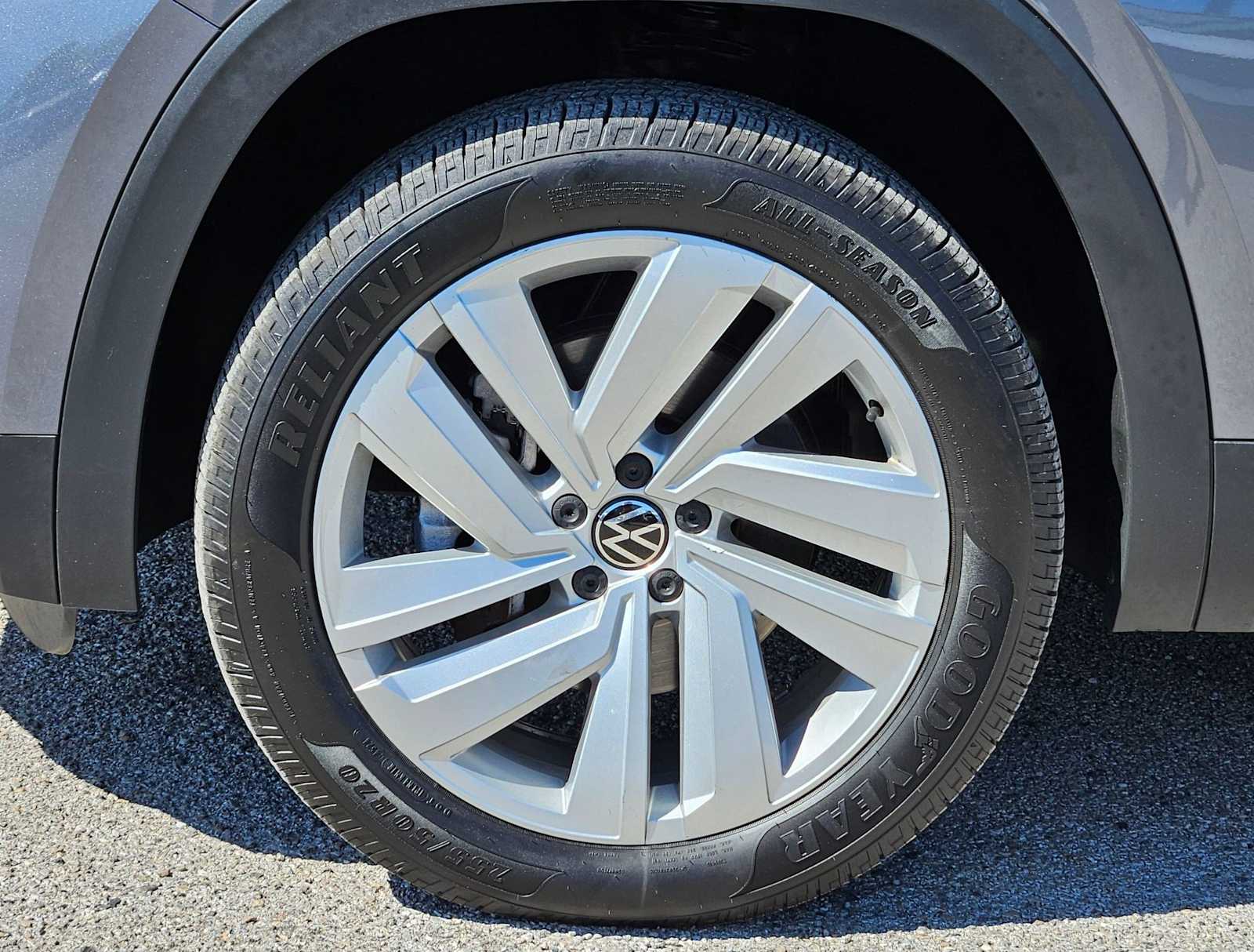 Thumbnail: 2022 Volkswagen Atlas - 14