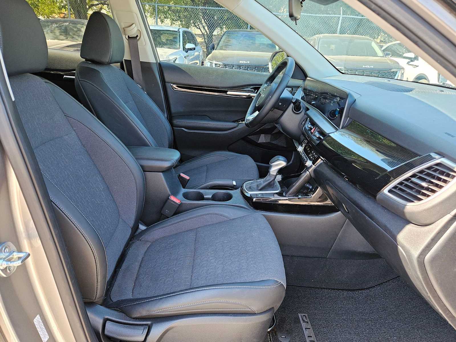 Thumbnail: 2024 Kia Seltos - 22