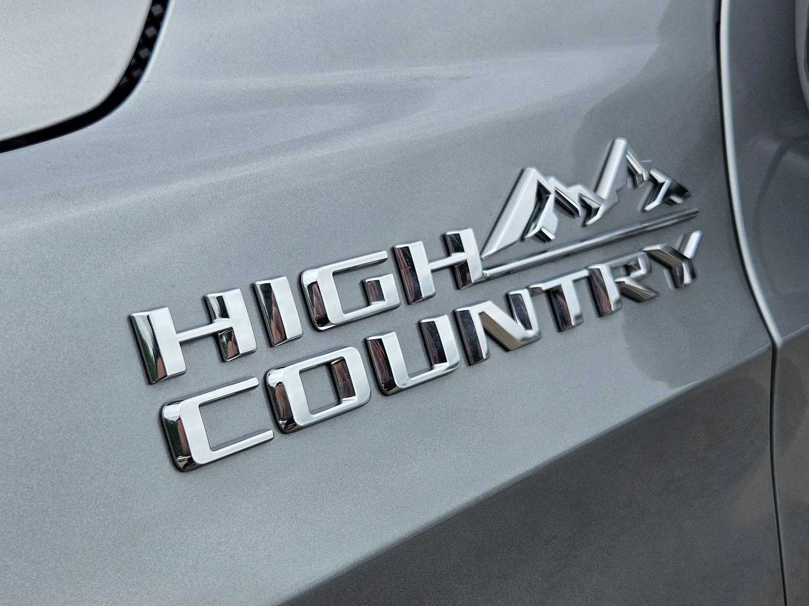 Thumbnail: 2025 Chevrolet Suburban - 10