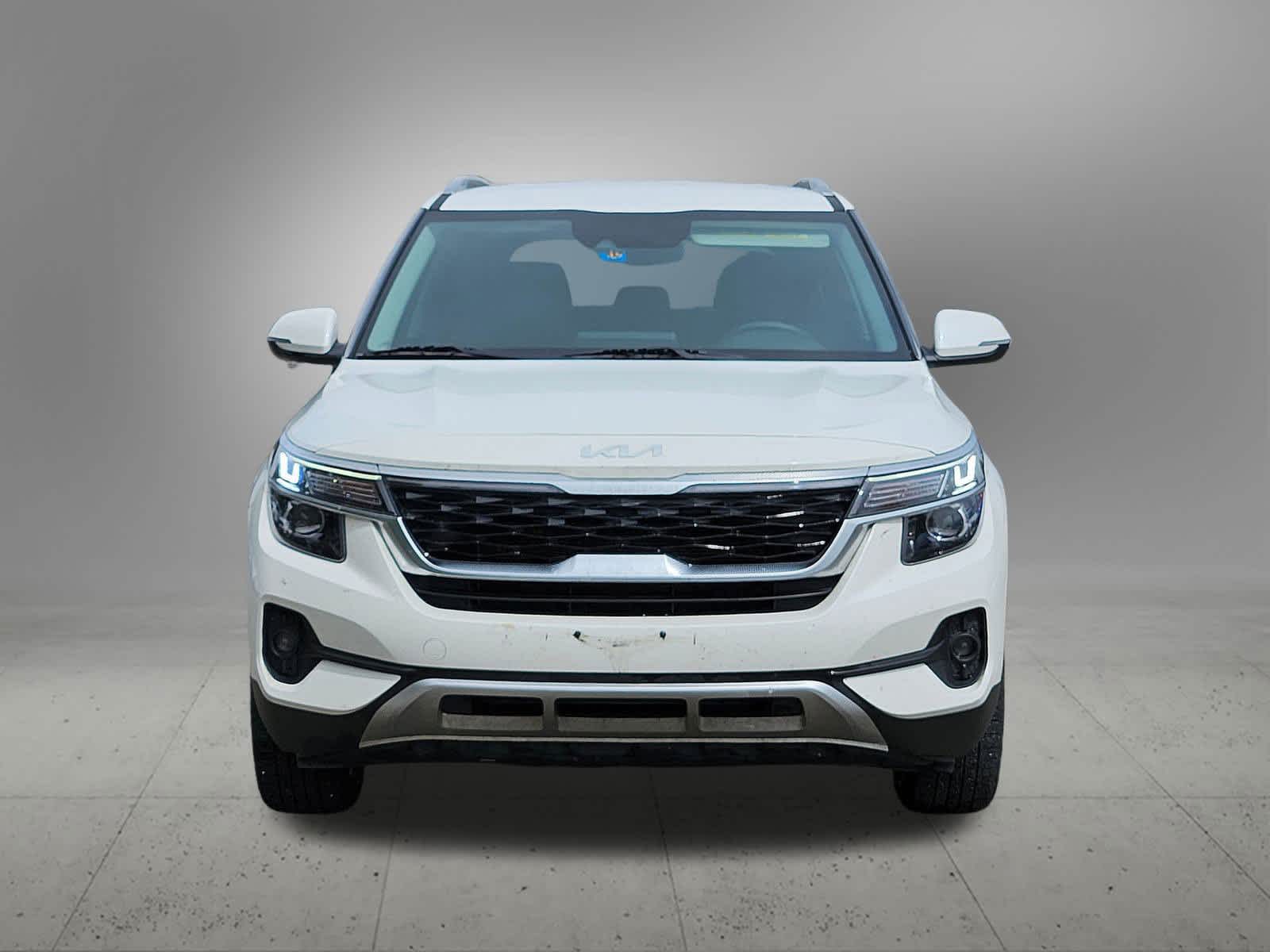 Thumbnail: 2023 Kia Seltos - 9