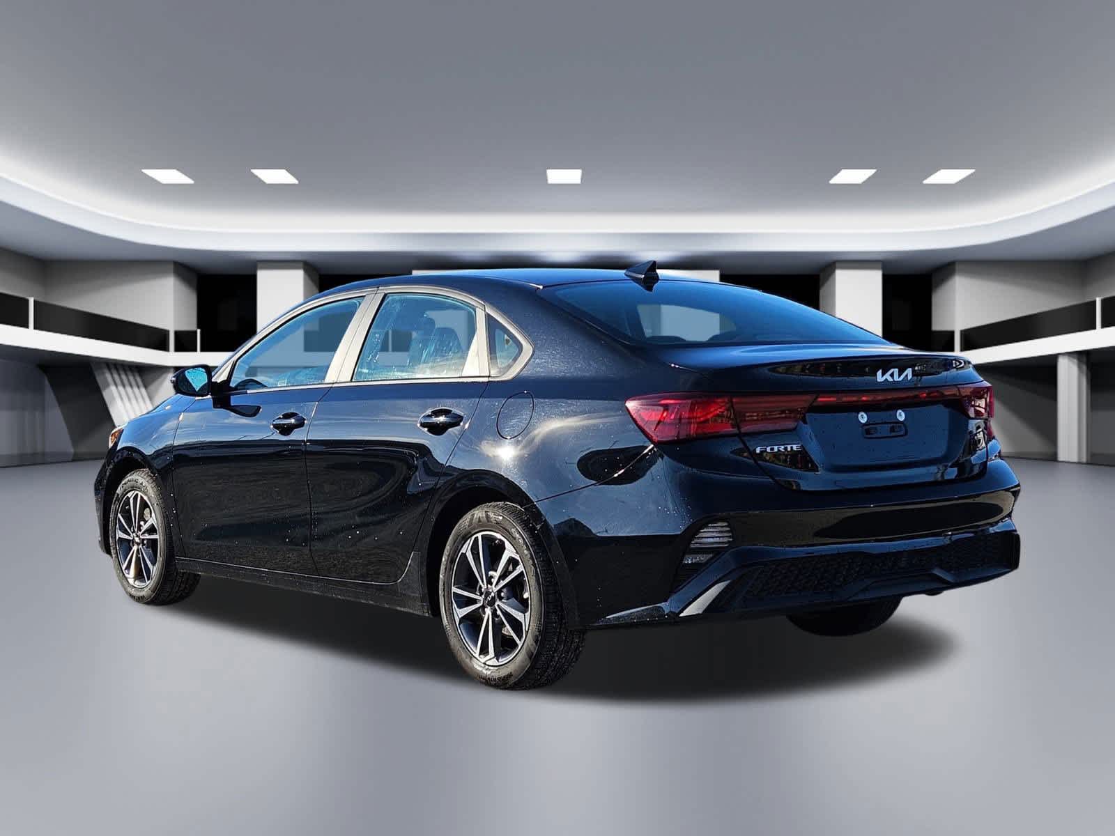 Thumbnail: 2024 Kia Forte - 3