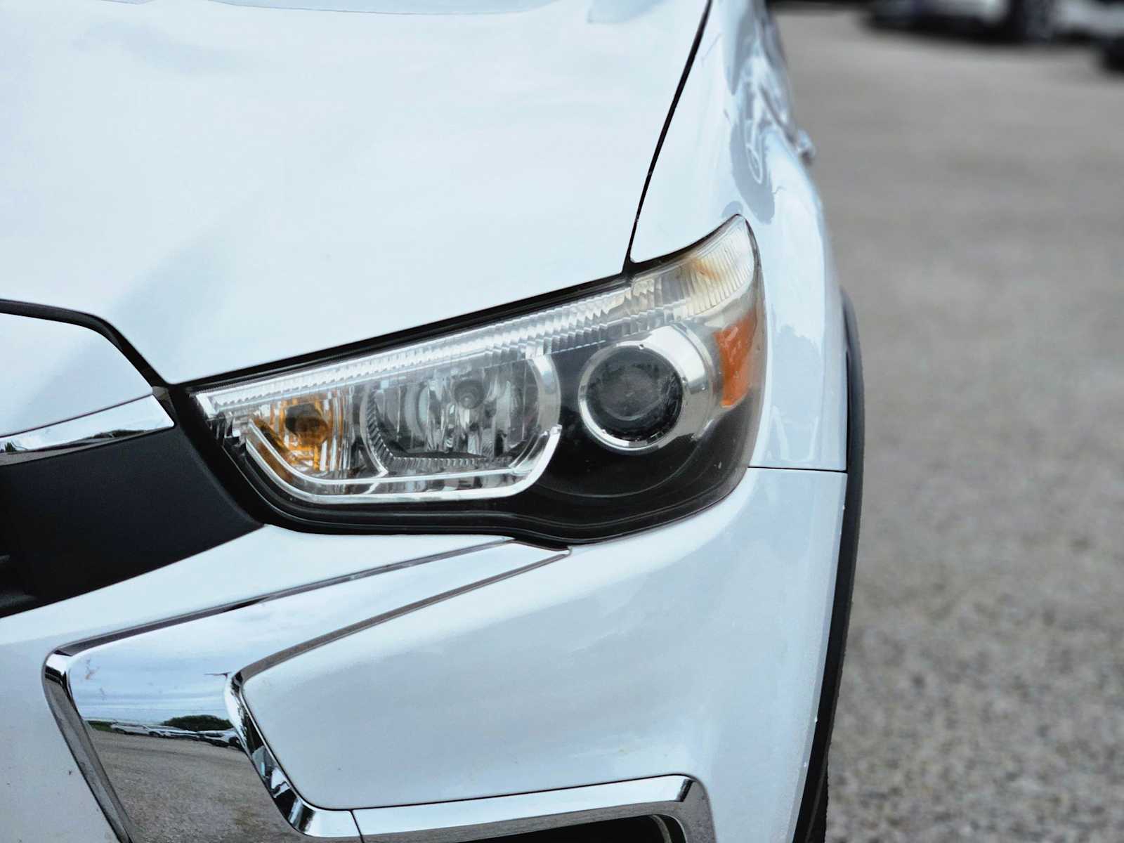 Thumbnail: 2017 Mitsubishi Outlander Sport - 11