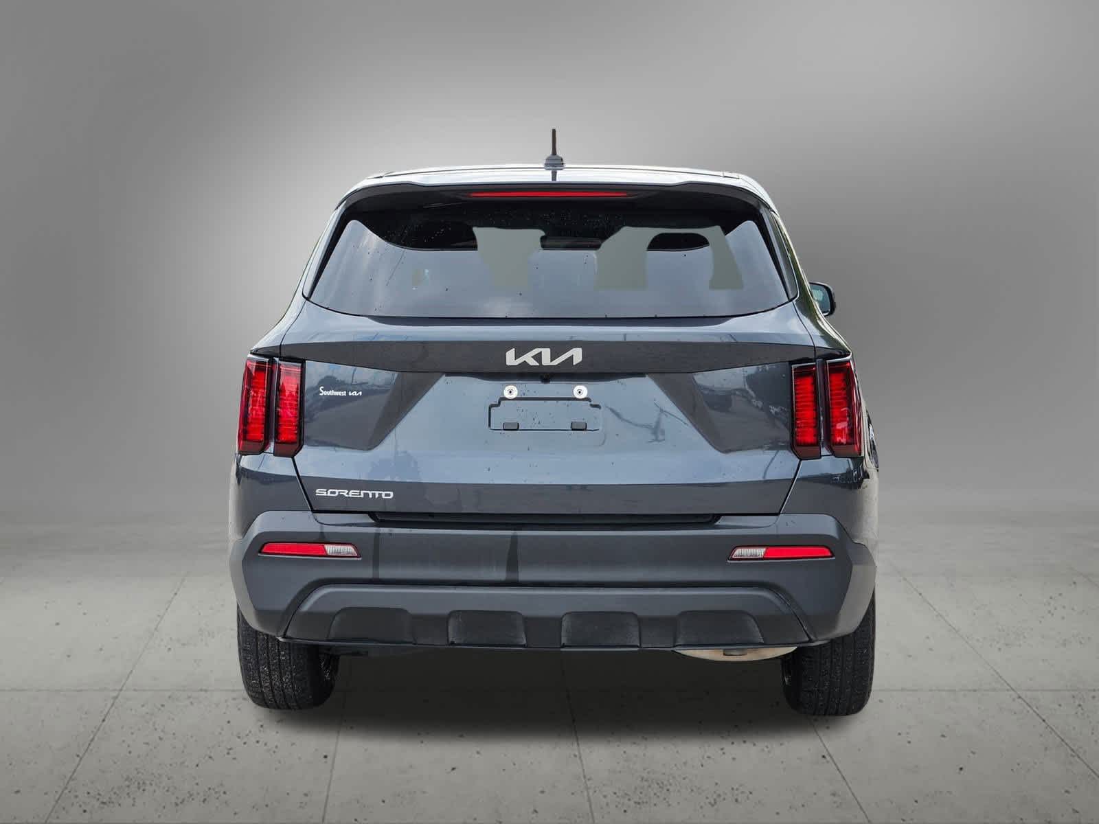 Thumbnail: 2023 Kia Sorento - 4