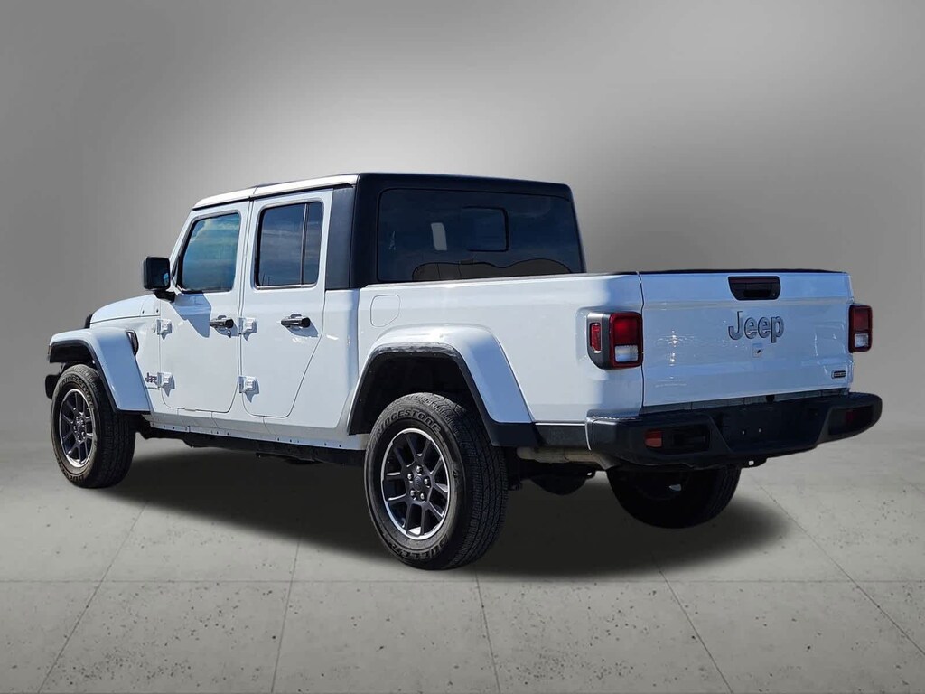 Used 2023 Jeep Gladiator Overland Truck Crew Cab