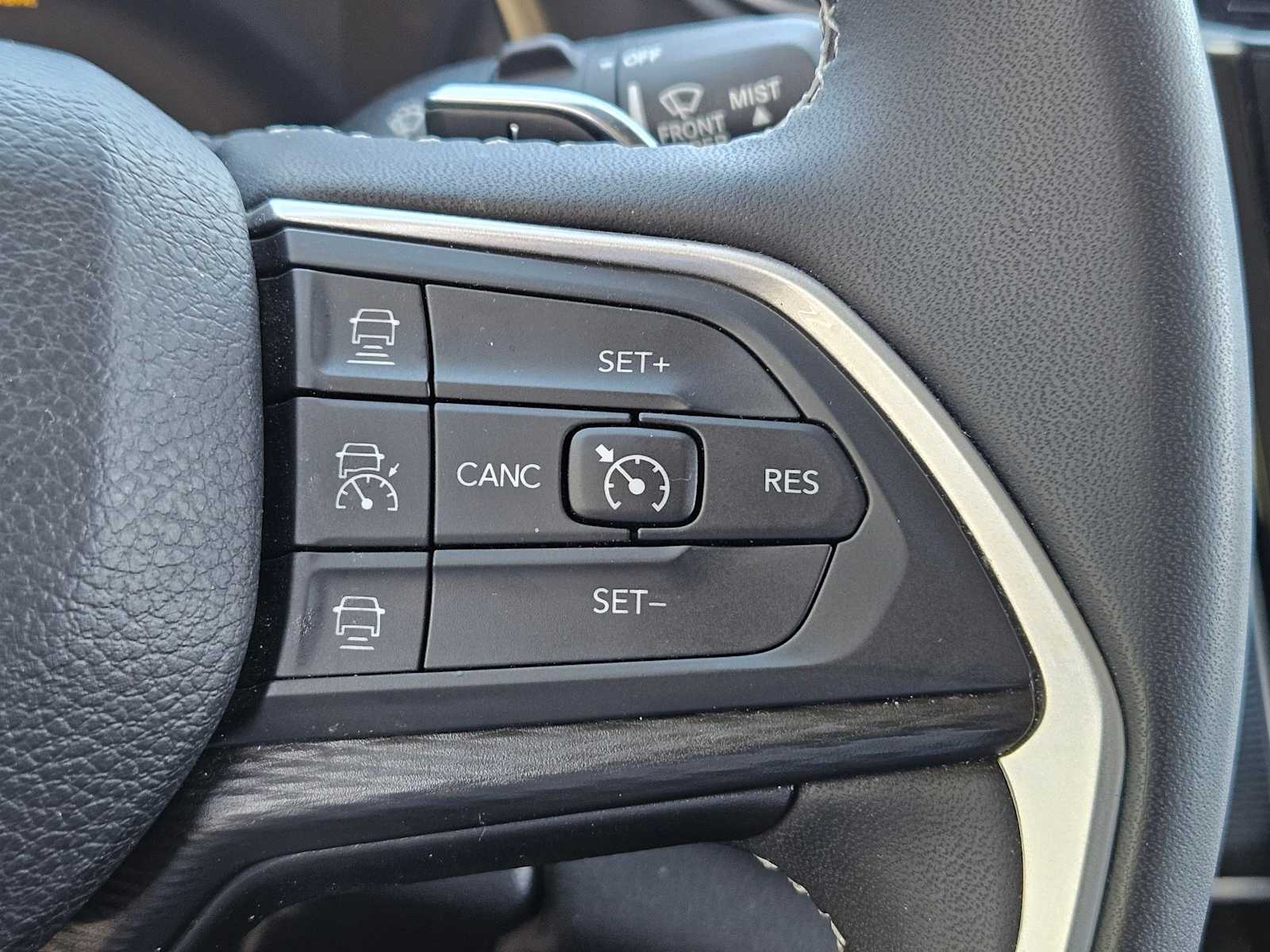 Thumbnail: 2023 Jeep Grand Cherokee L - 23