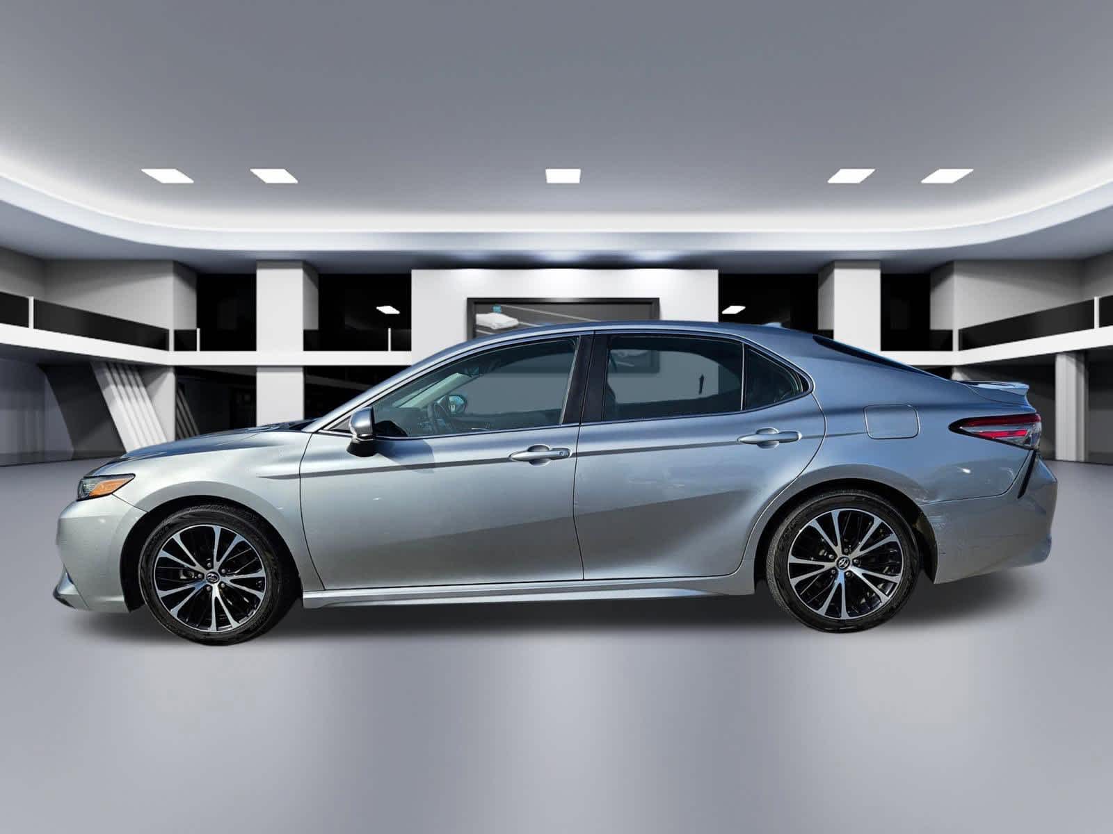 Thumbnail: 2019 Toyota Camry - 3