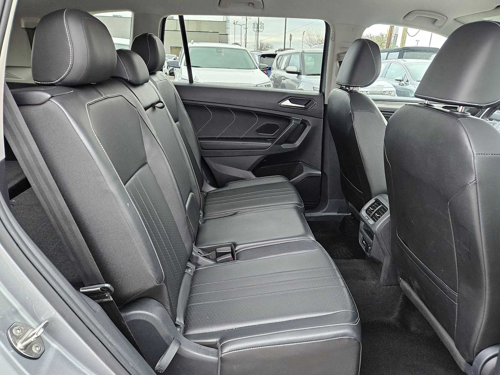 Thumbnail: 2024 Volkswagen Tiguan - 16