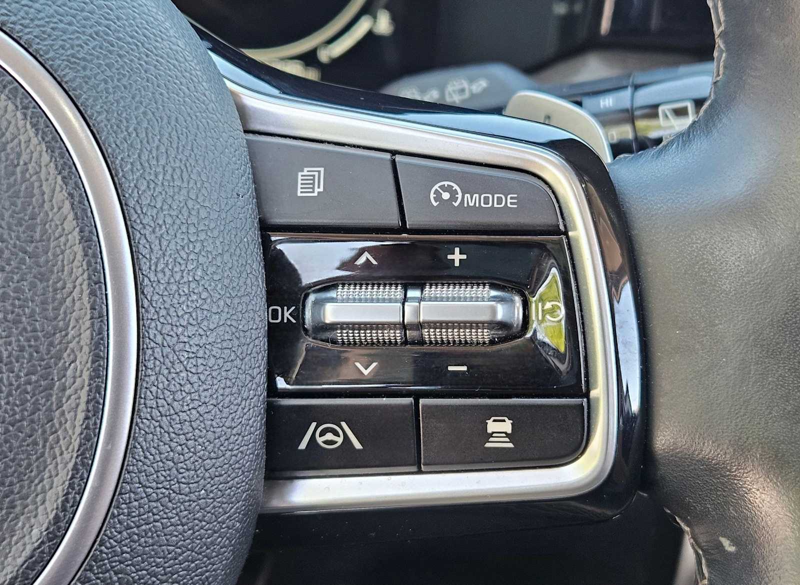 Thumbnail: 2023 Kia Sorento - 16