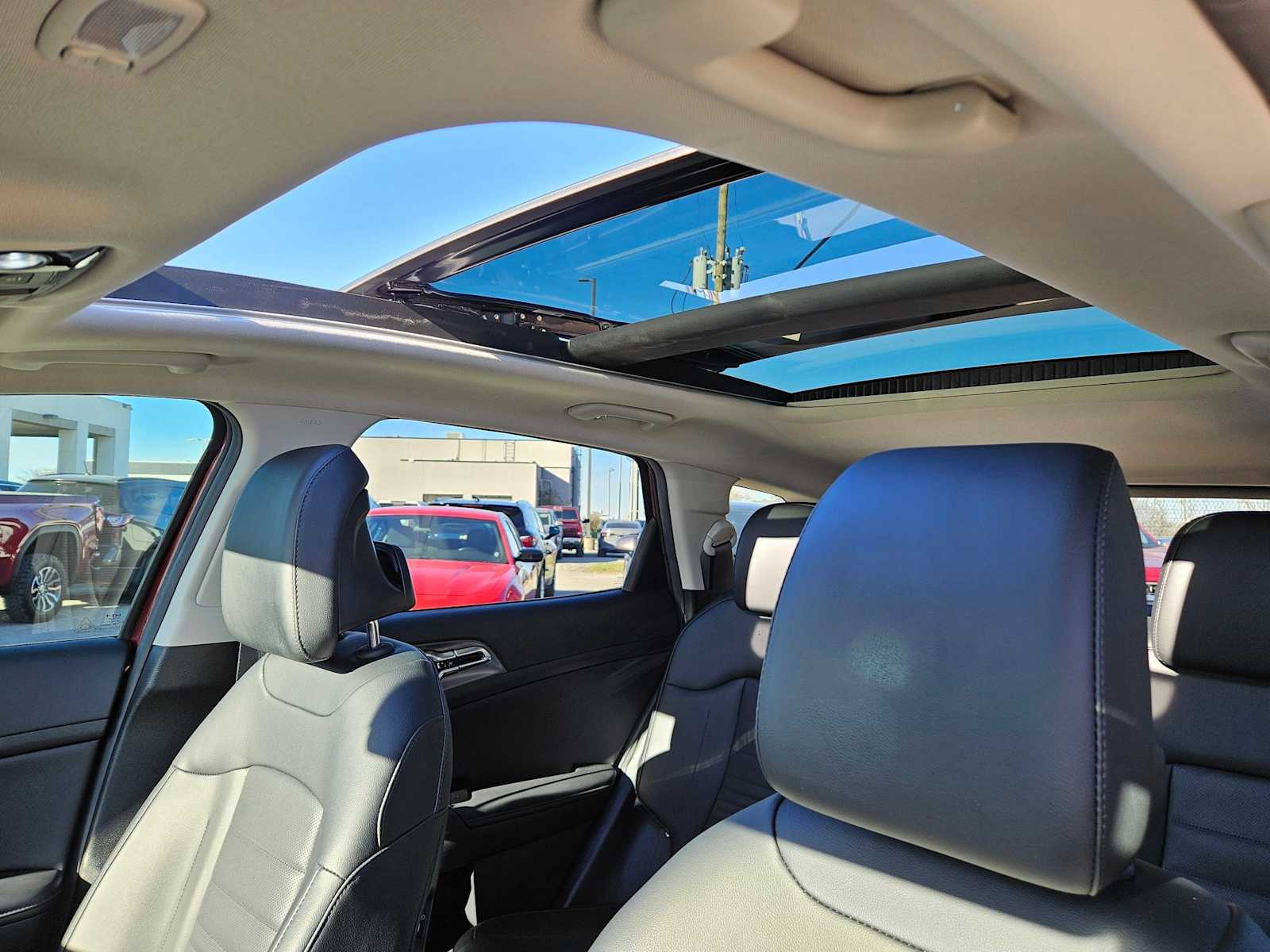 Thumbnail: 2023 Kia Sportage - 17