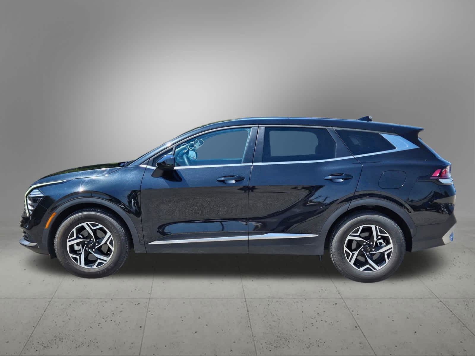 2024 Kia Sportage LX photo 2