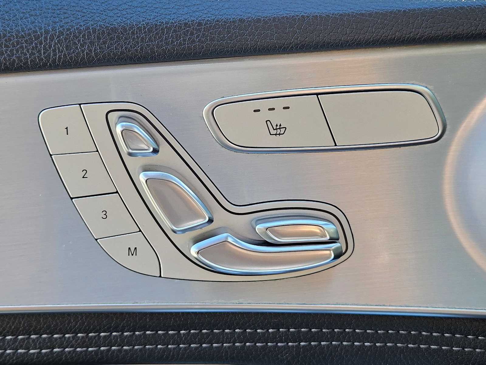 Thumbnail: 2016 Mercedes-Benz C-Class - 16