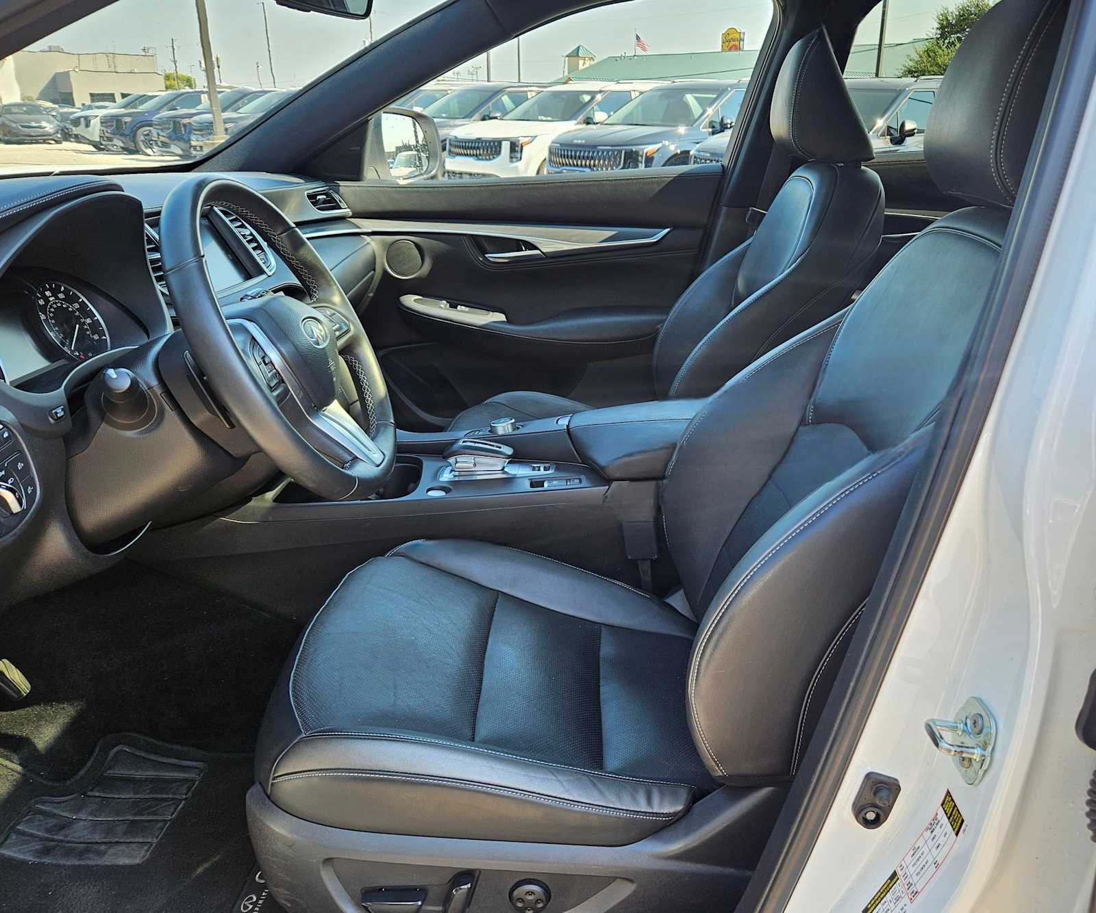 Thumbnail: 2024 INFINITI QX55 - 16
