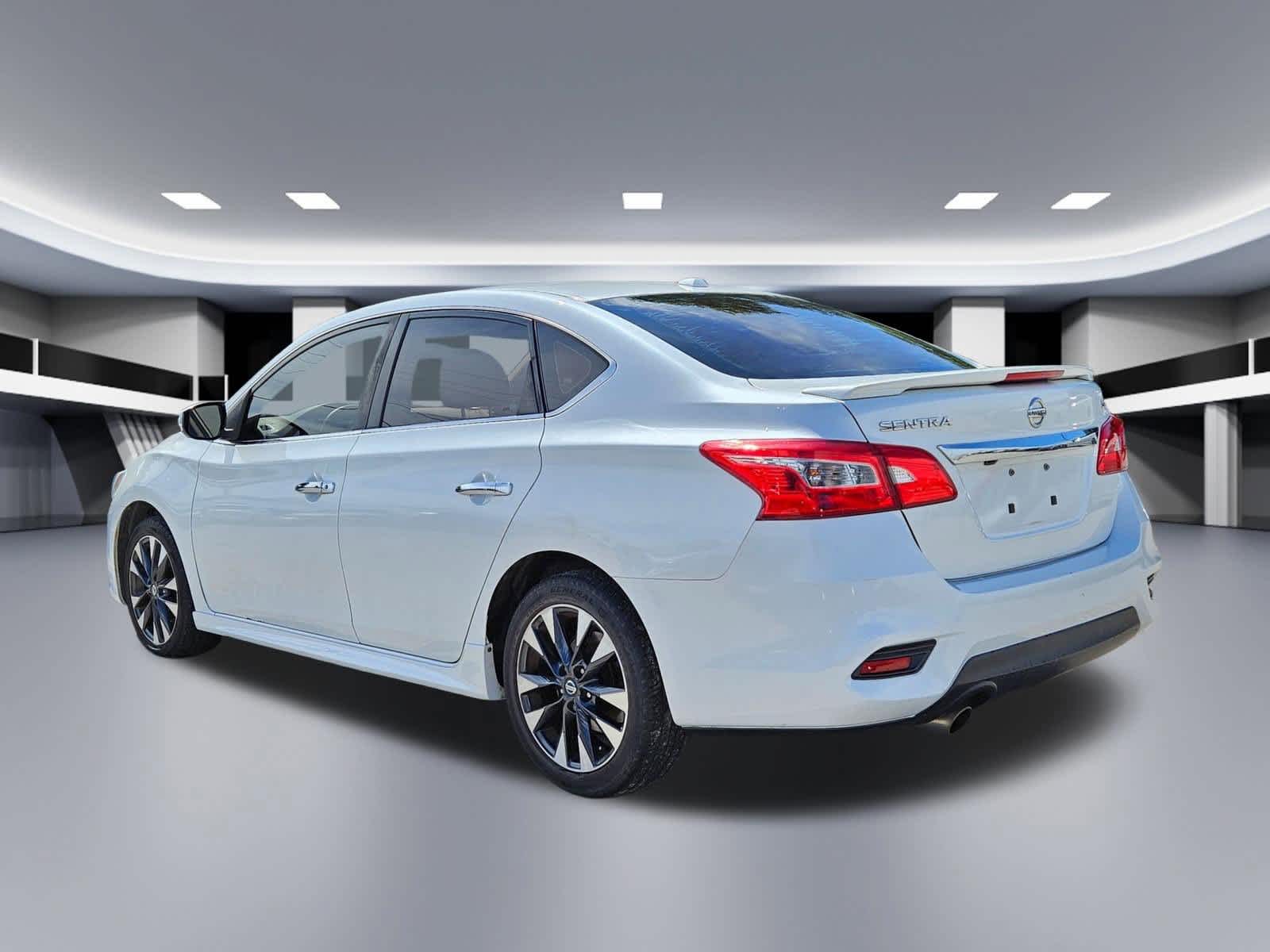 Thumbnail: 2017 Nissan Sentra - 4